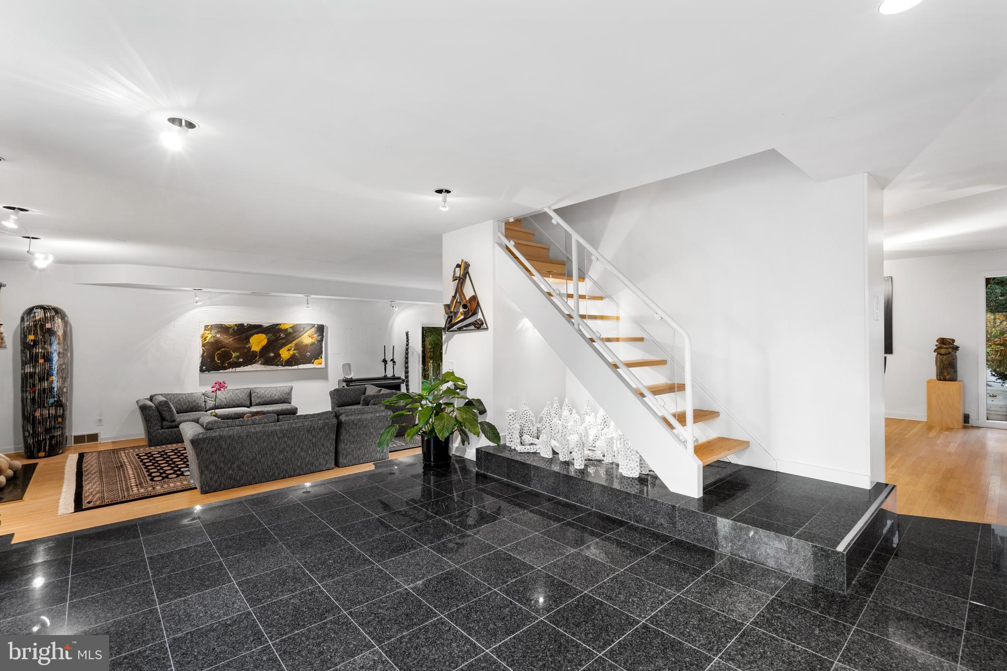 1041 Waverly Rd