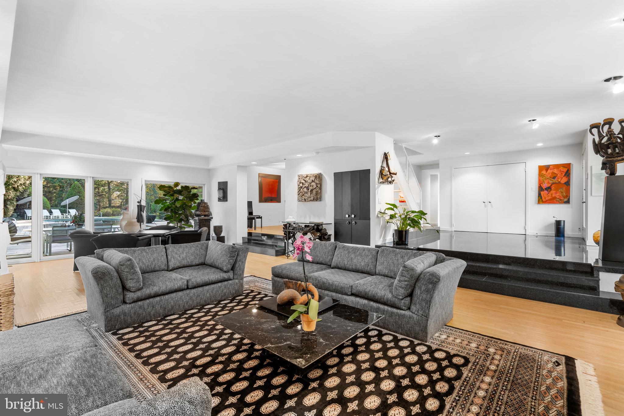 1041 Waverly Rd