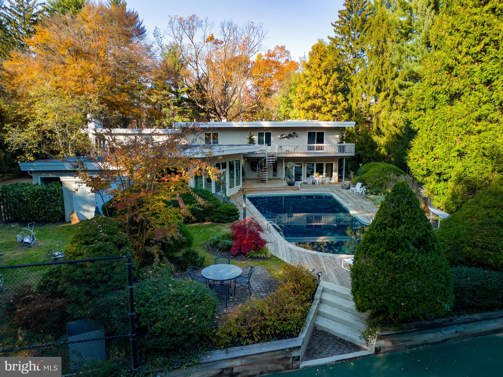 1041 Waverly Rd