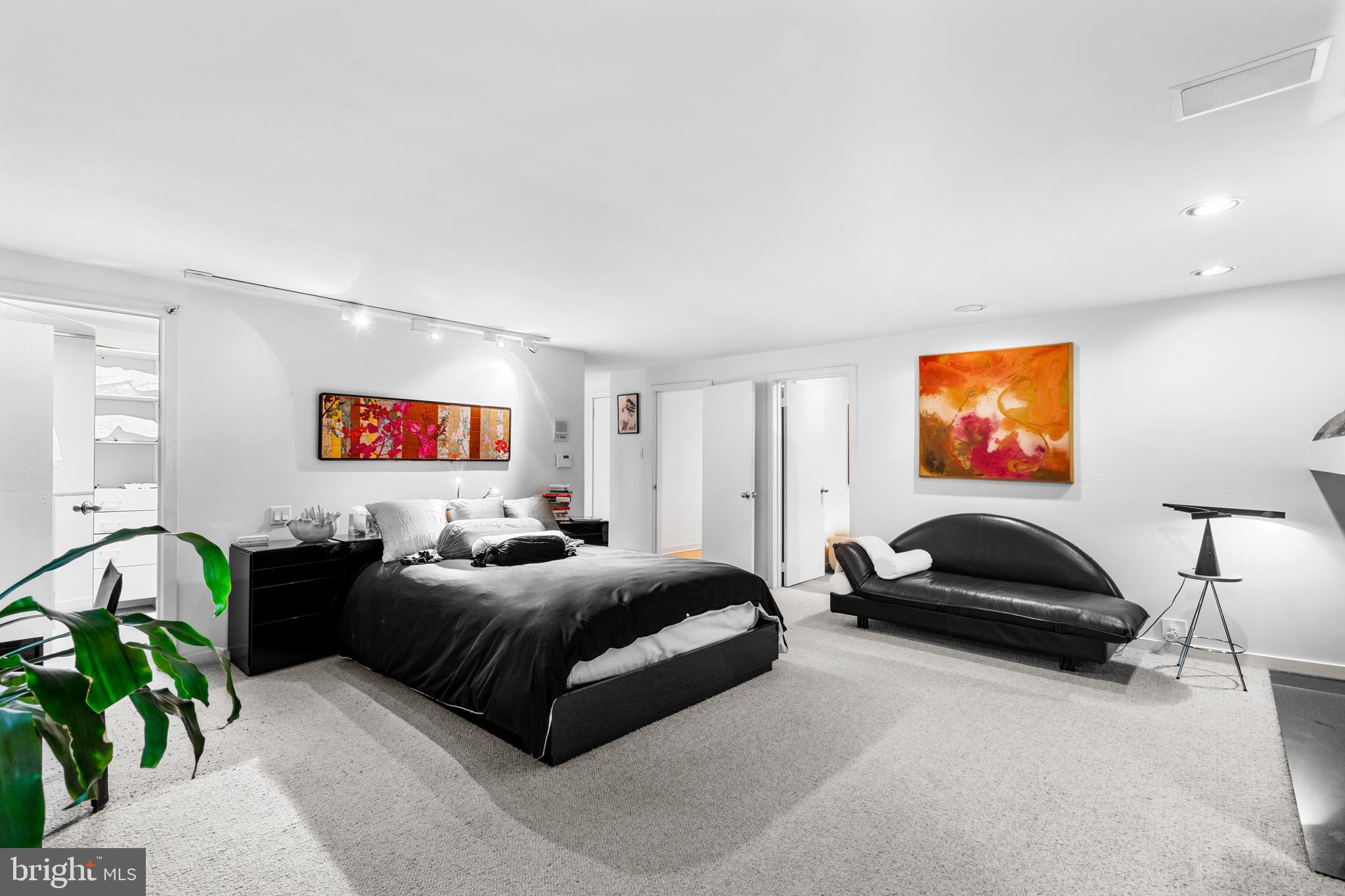 1041 Waverly Rd