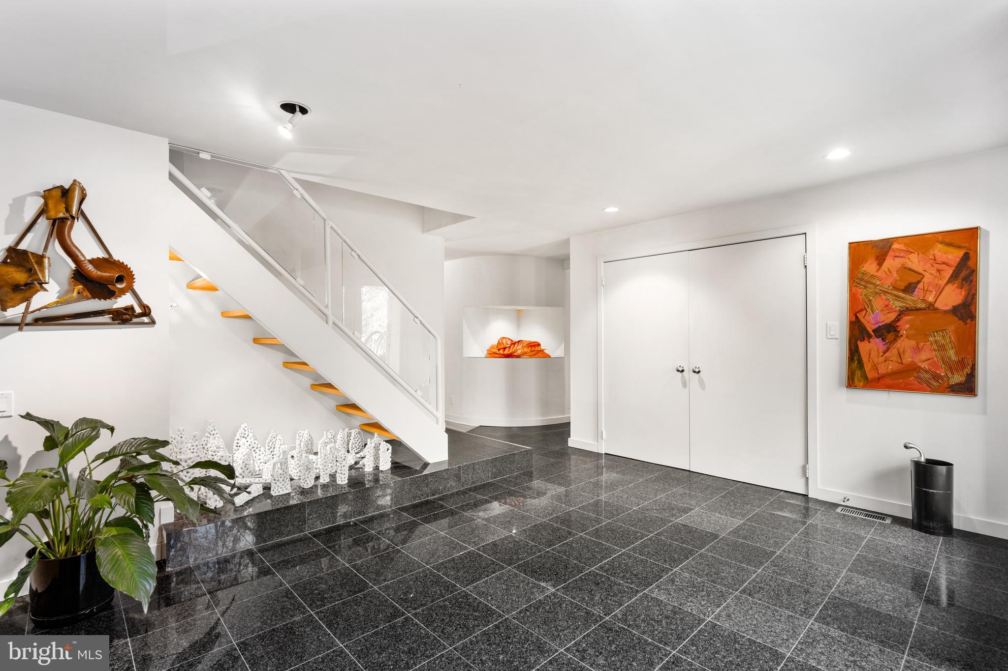 1041 Waverly Rd