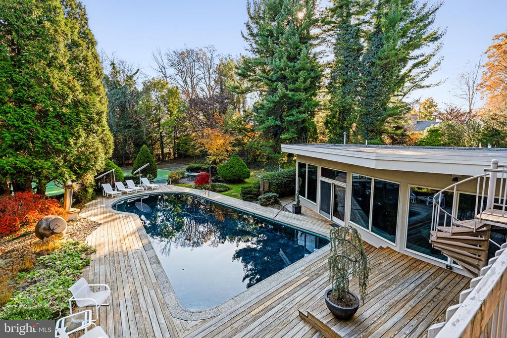1041 Waverly Rd