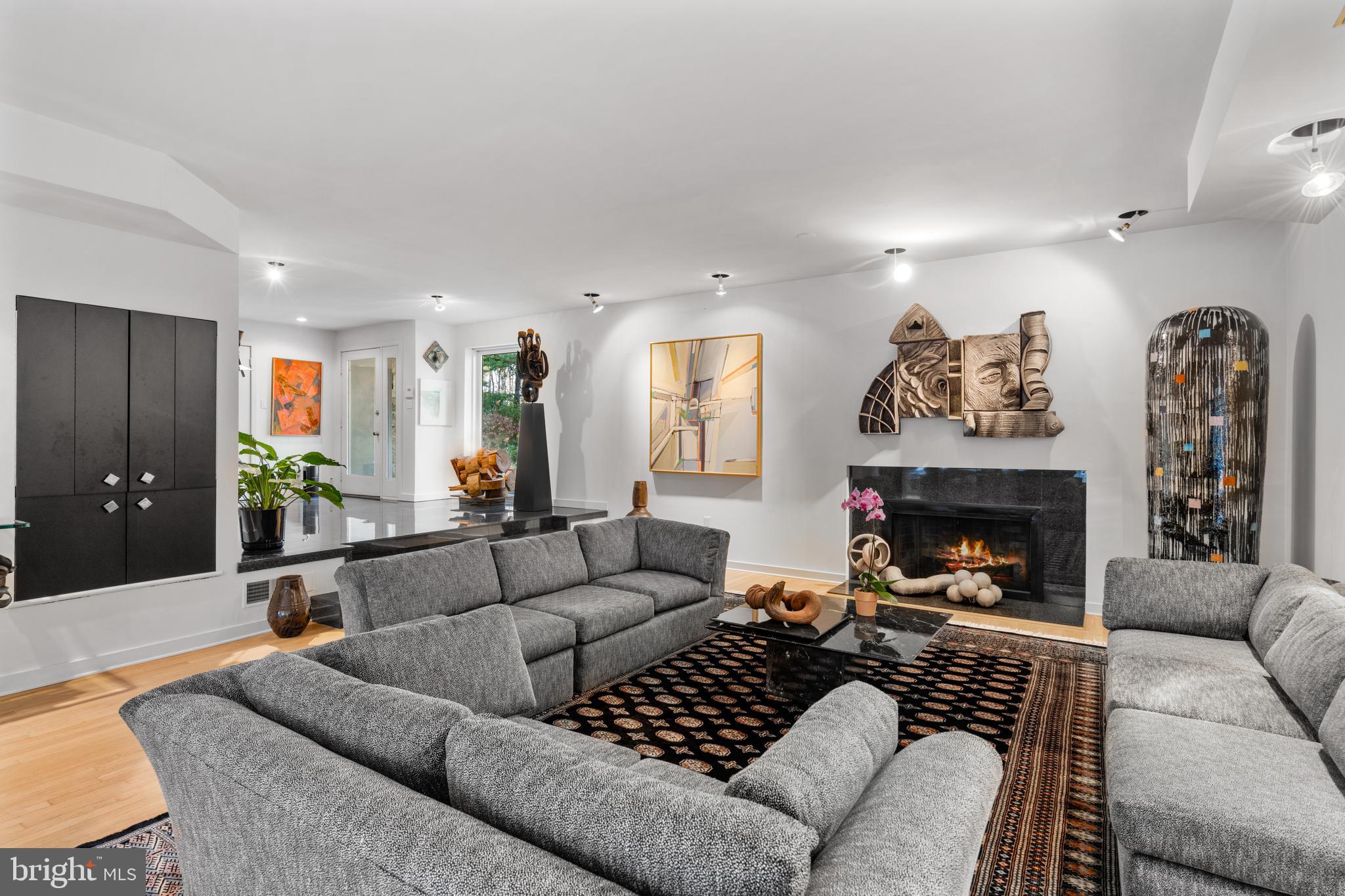 1041 Waverly Rd