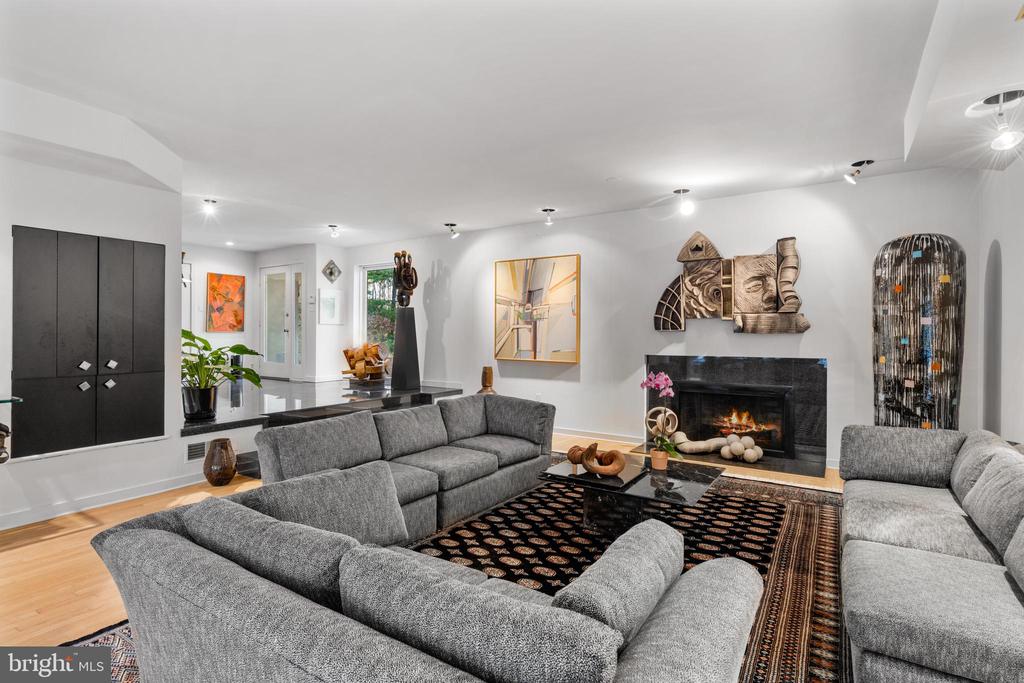 1041 Waverly Rd