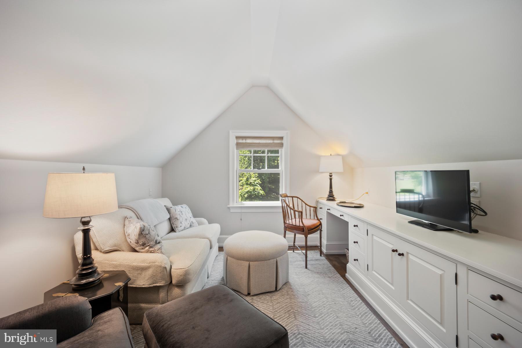 1660 Mount Pleasant Rd