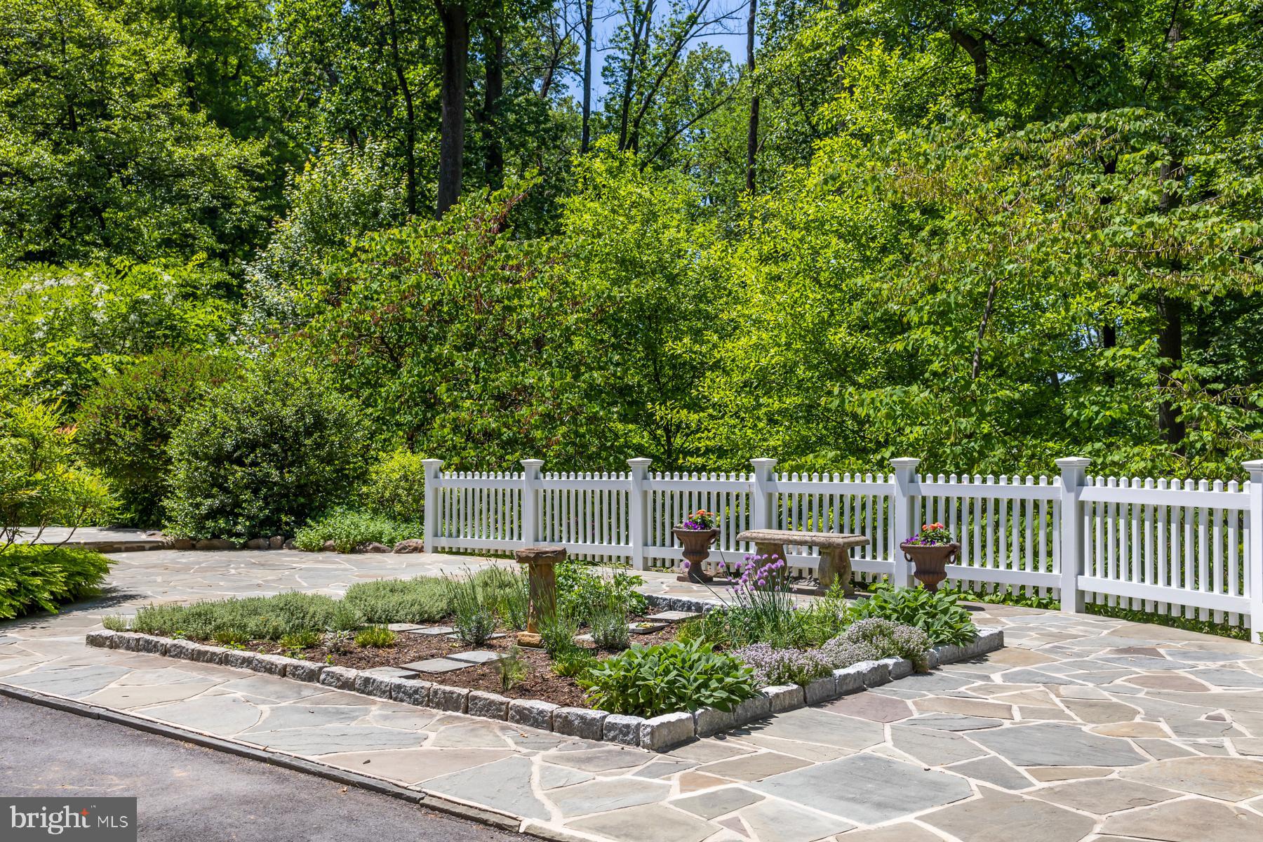 1660 Mount Pleasant Rd