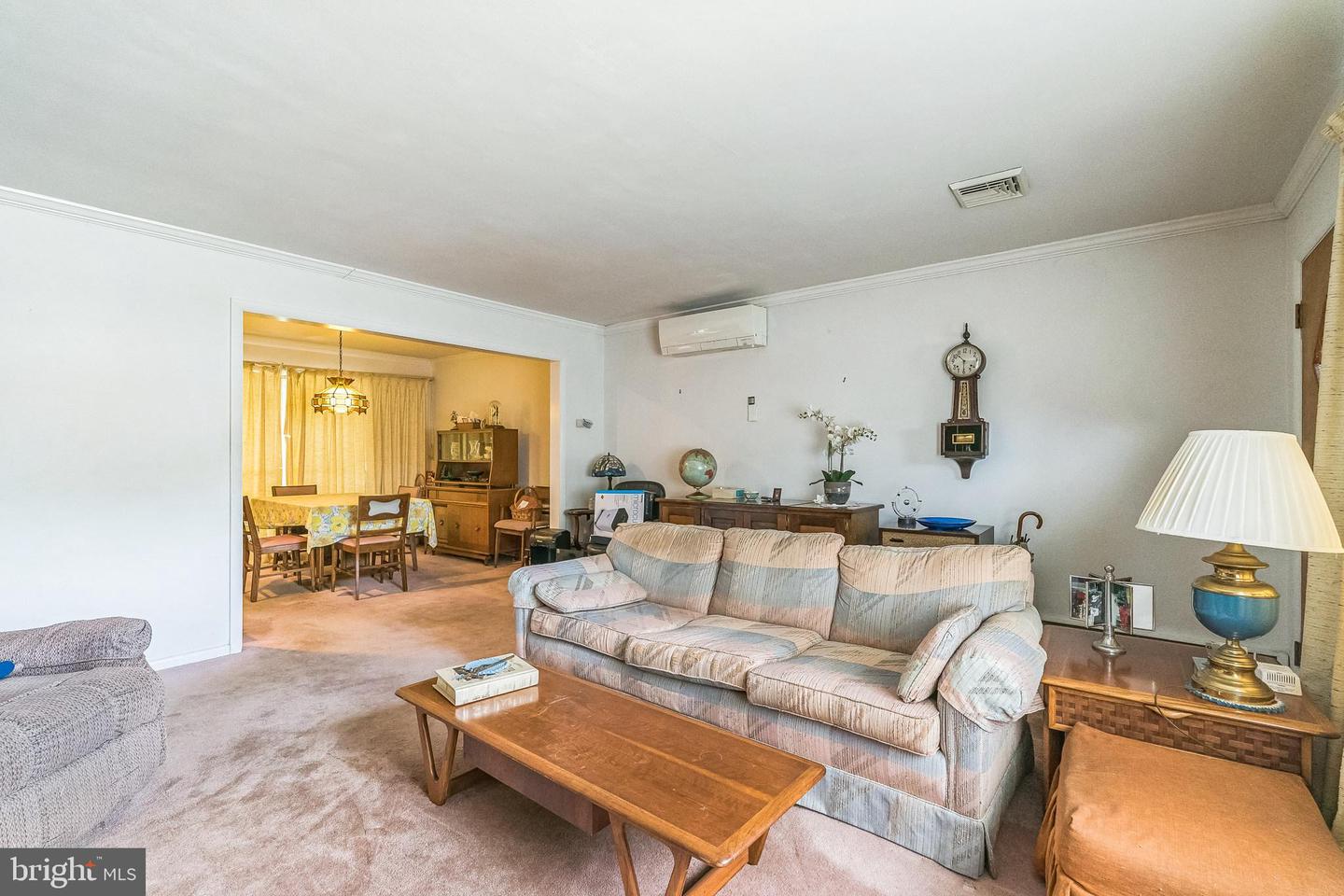 561 Crossfield Rd