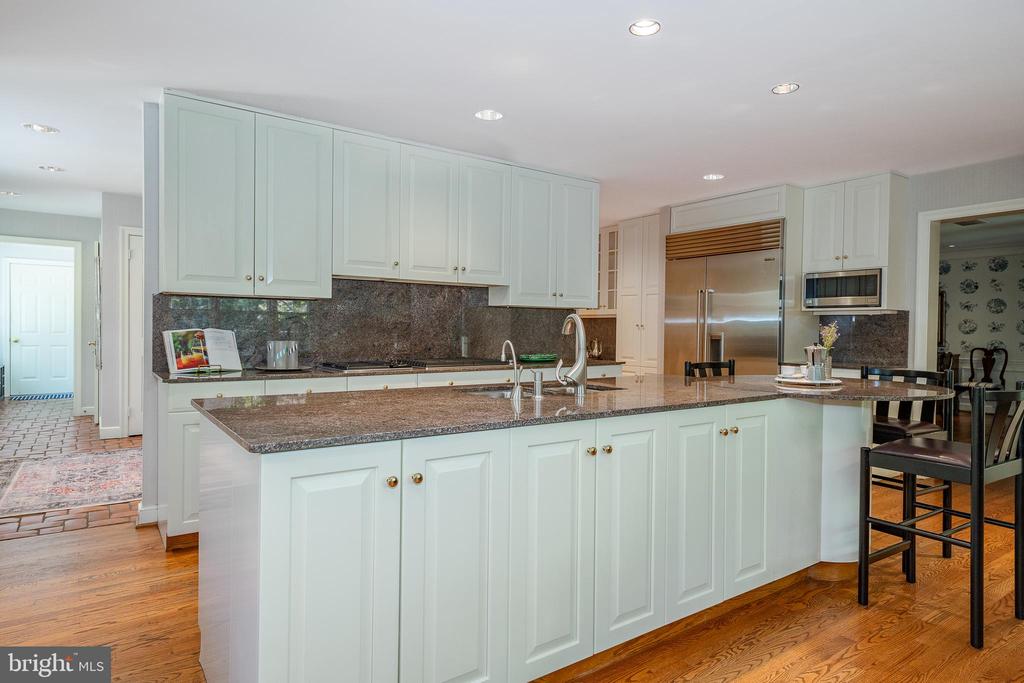 345 Fishers Rd