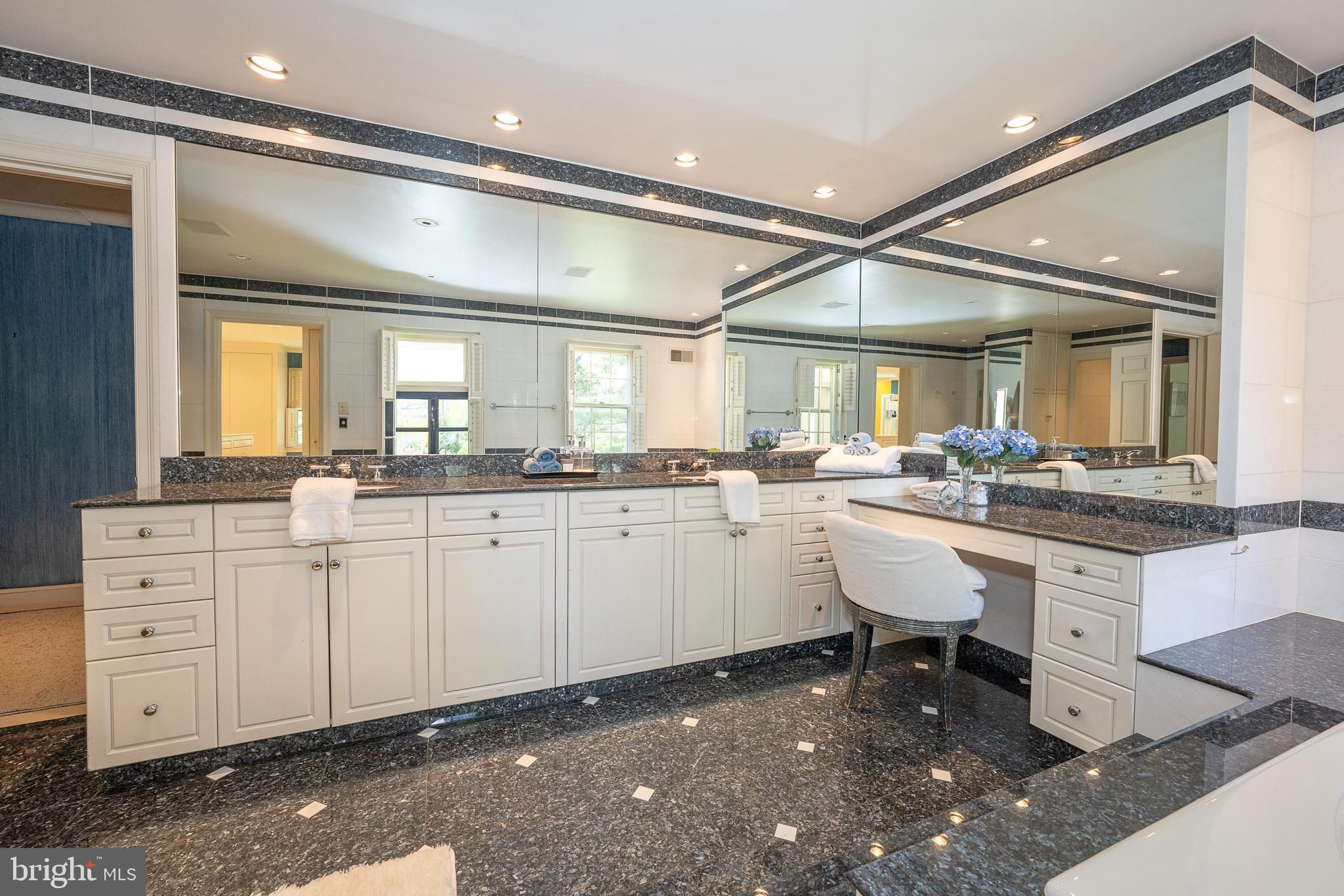 345 Fishers Rd