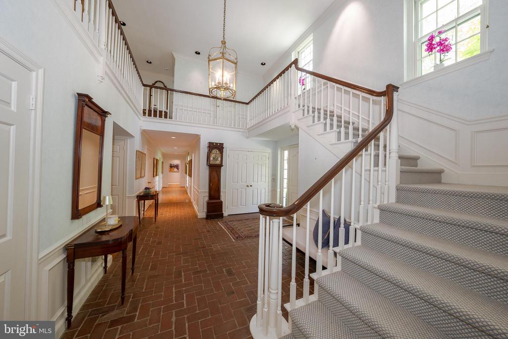 345 Fishers Rd