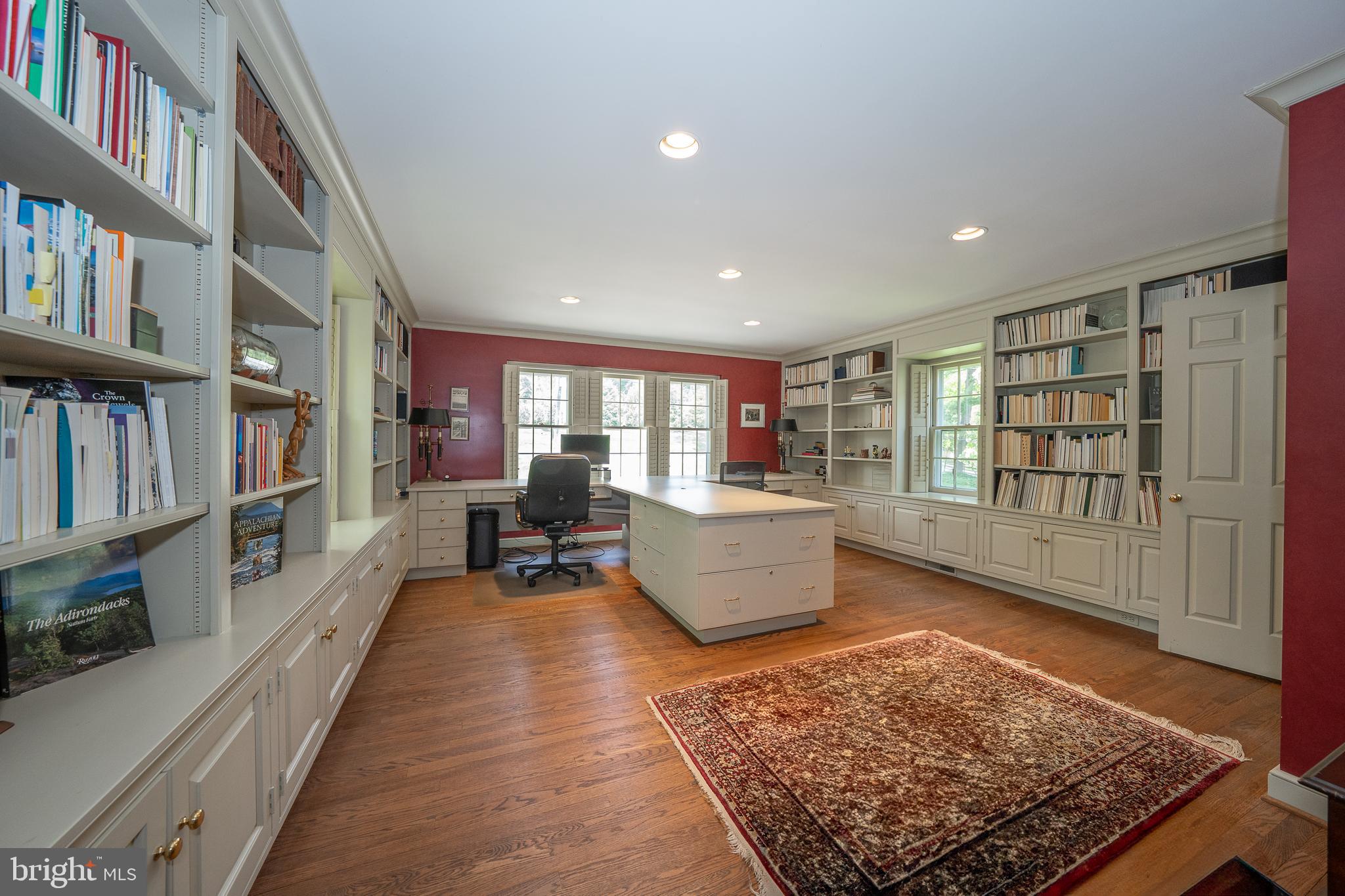 345 Fishers Rd