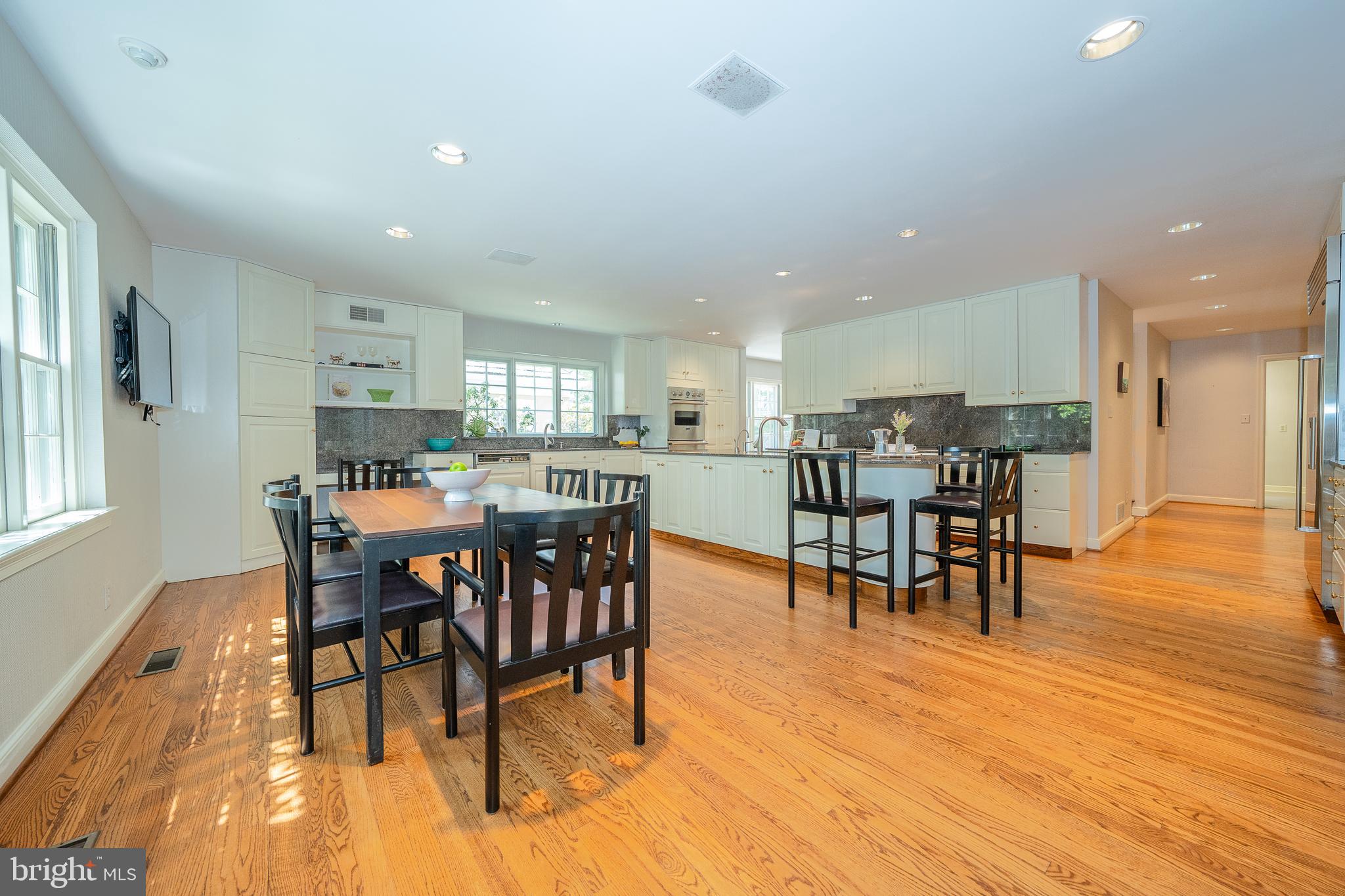 345 Fishers Rd