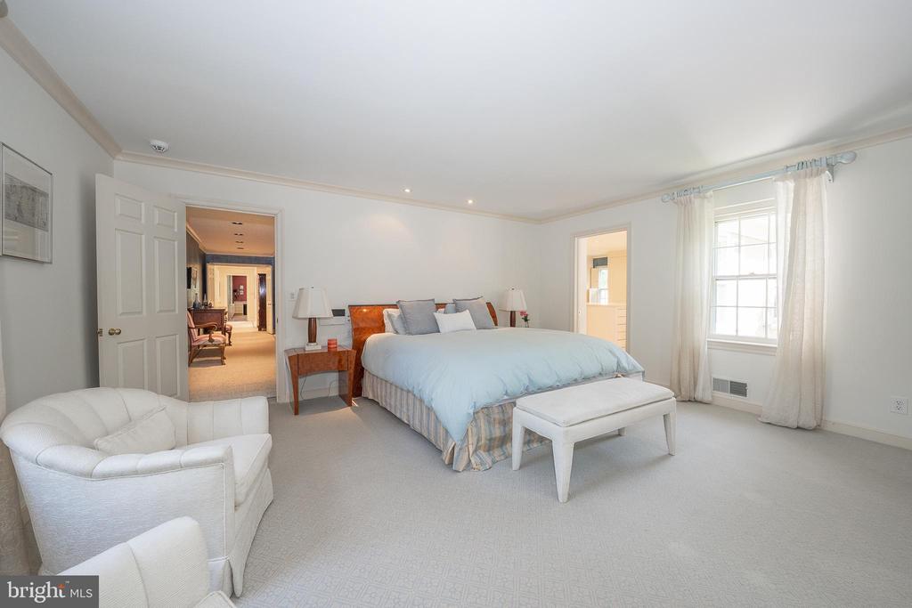 345 Fishers Rd