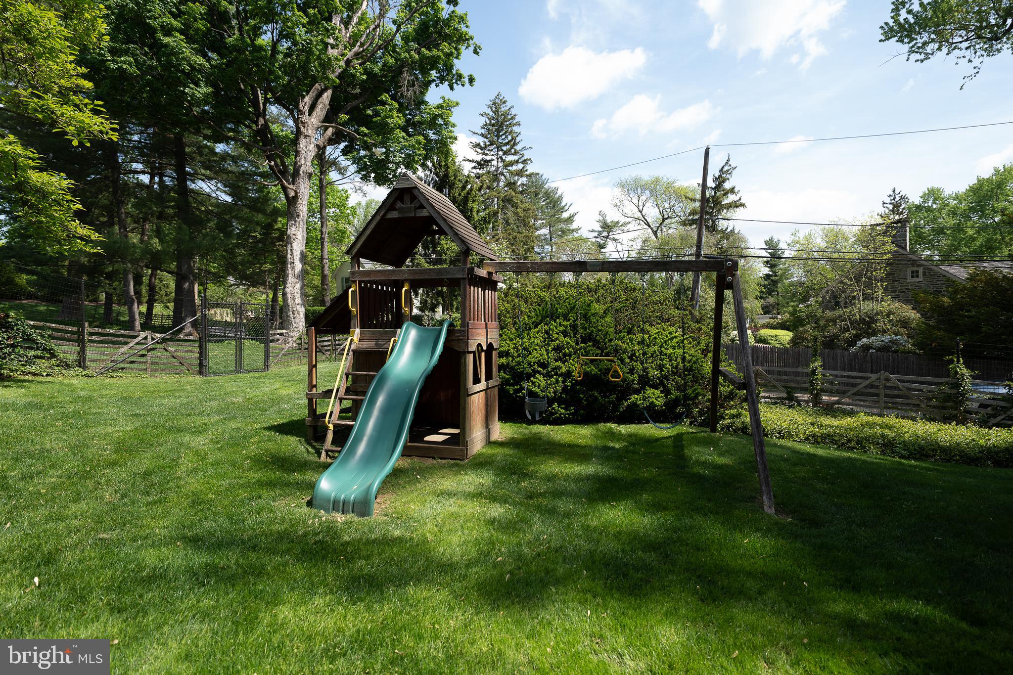 345 Fishers Rd
