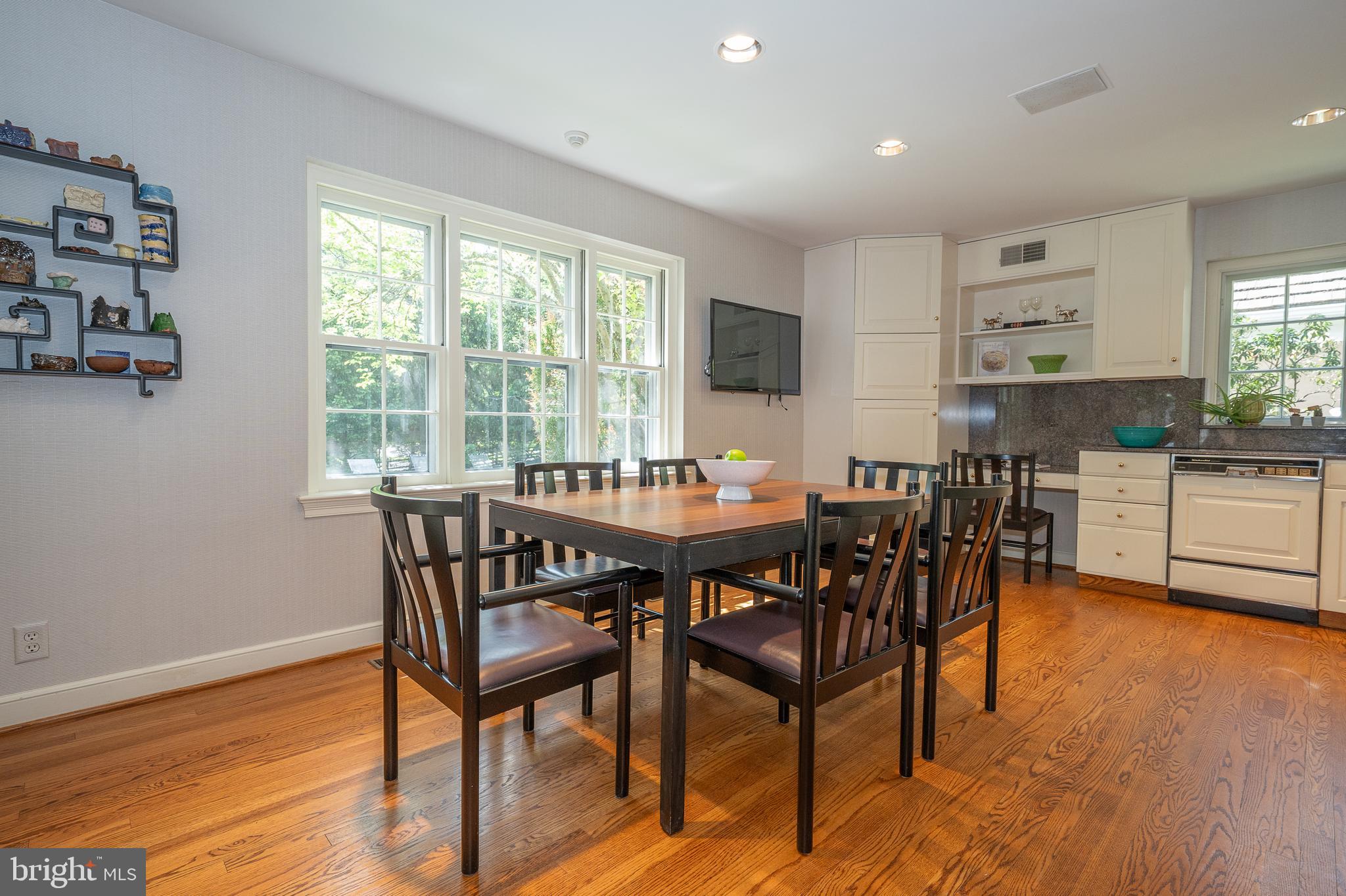 345 Fishers Rd