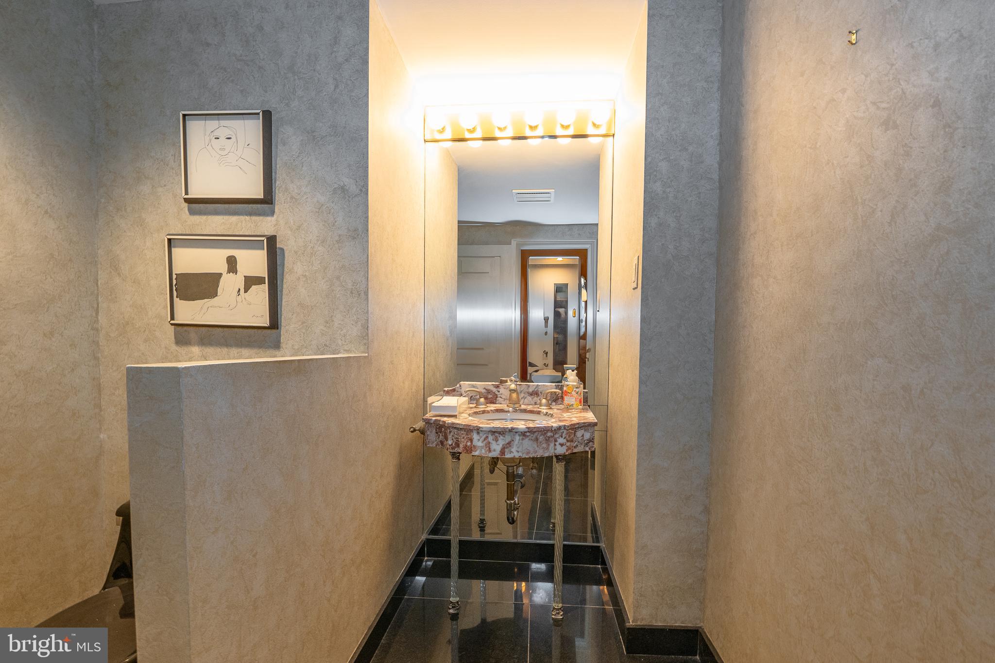 100 Grays Ln #302-304