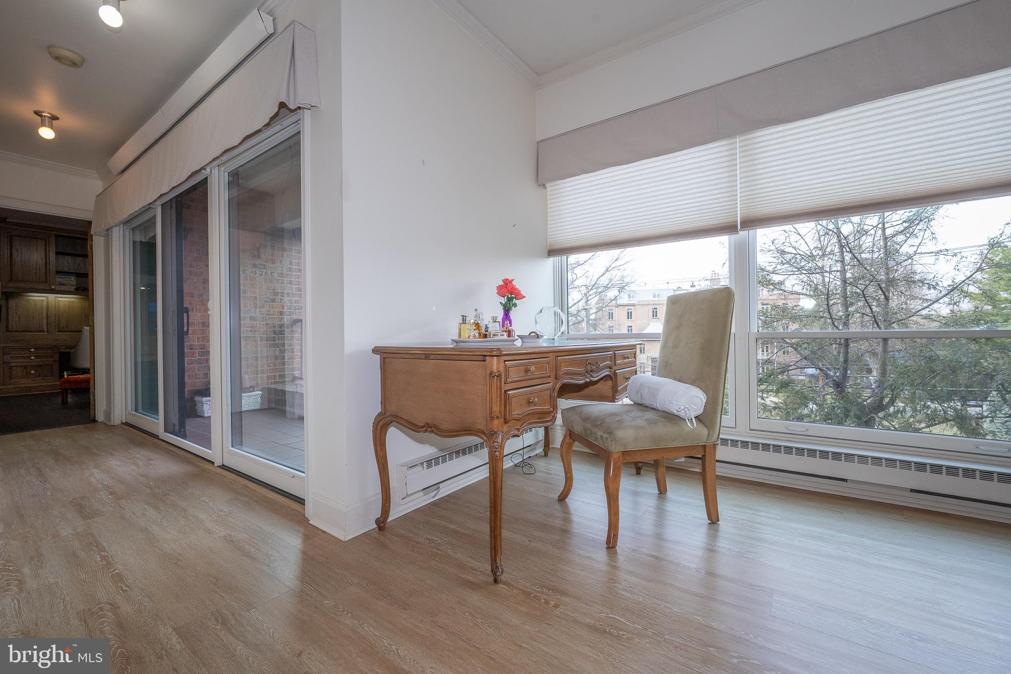 100 Grays Ln #302-304