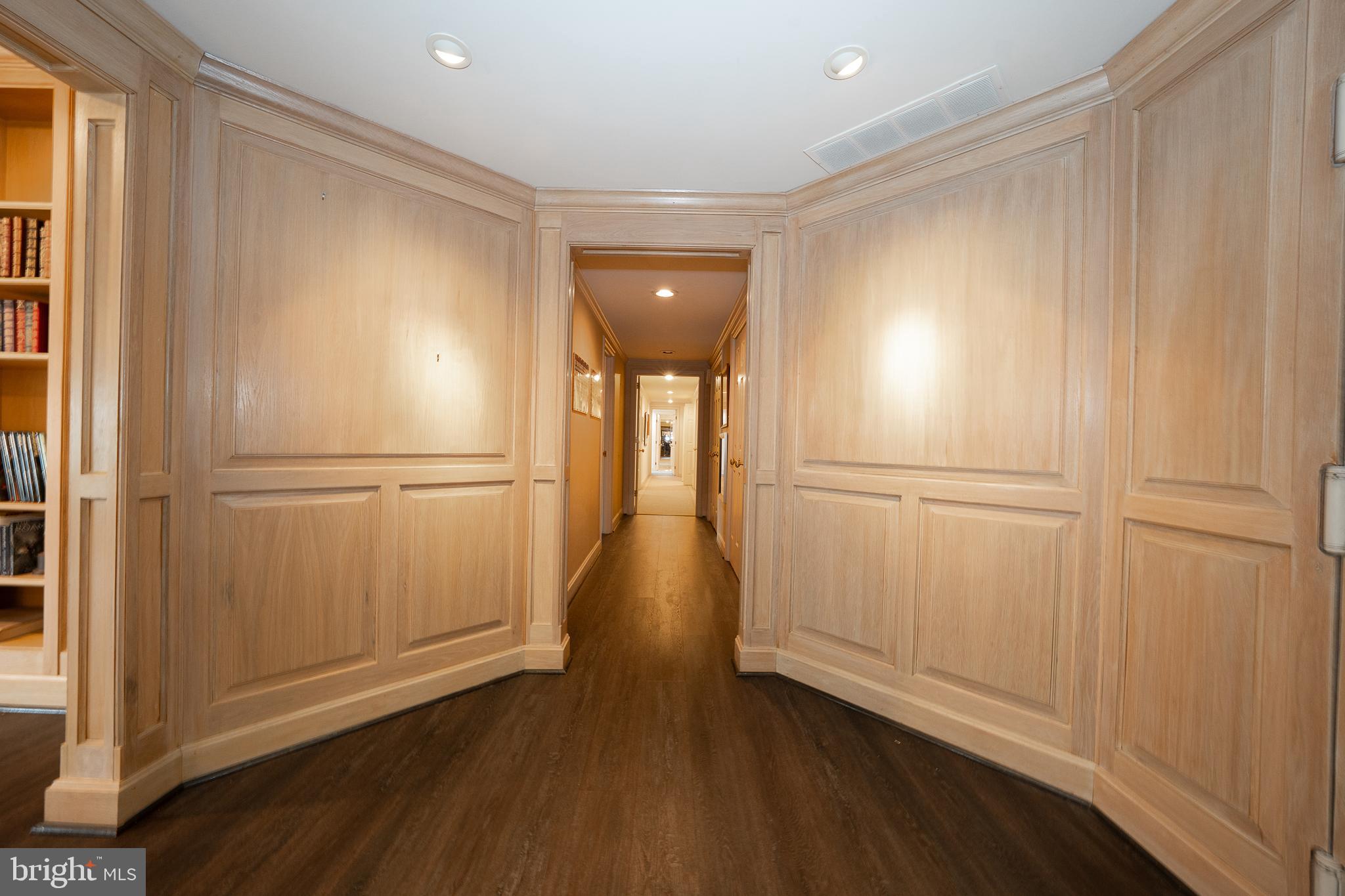 100 Grays Ln #302-304