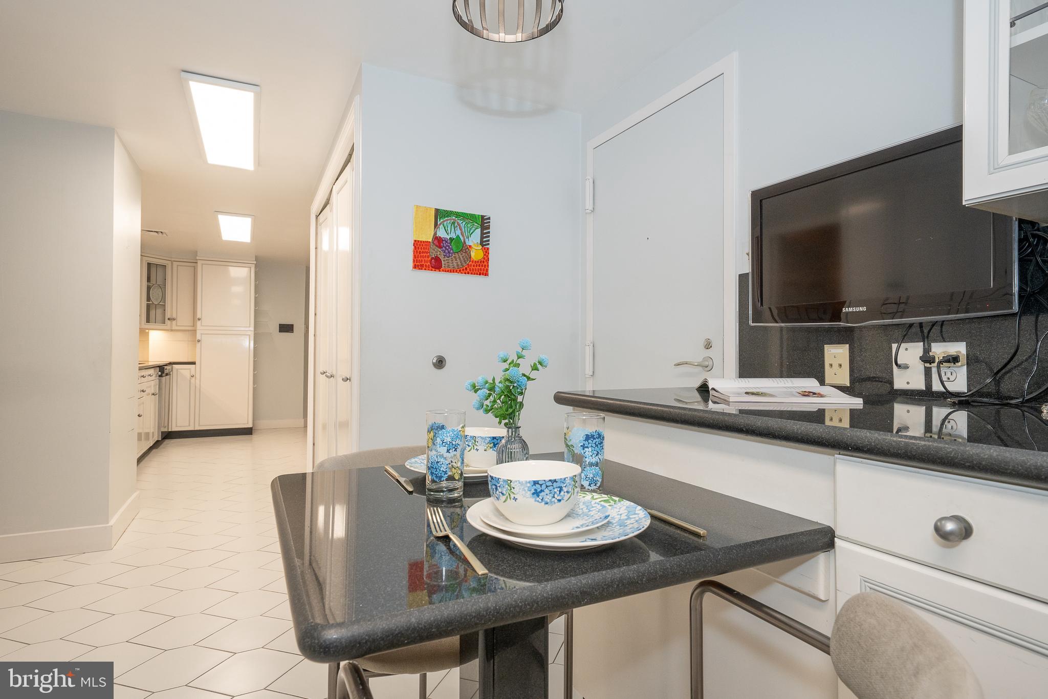 100 Grays Ln #302-304