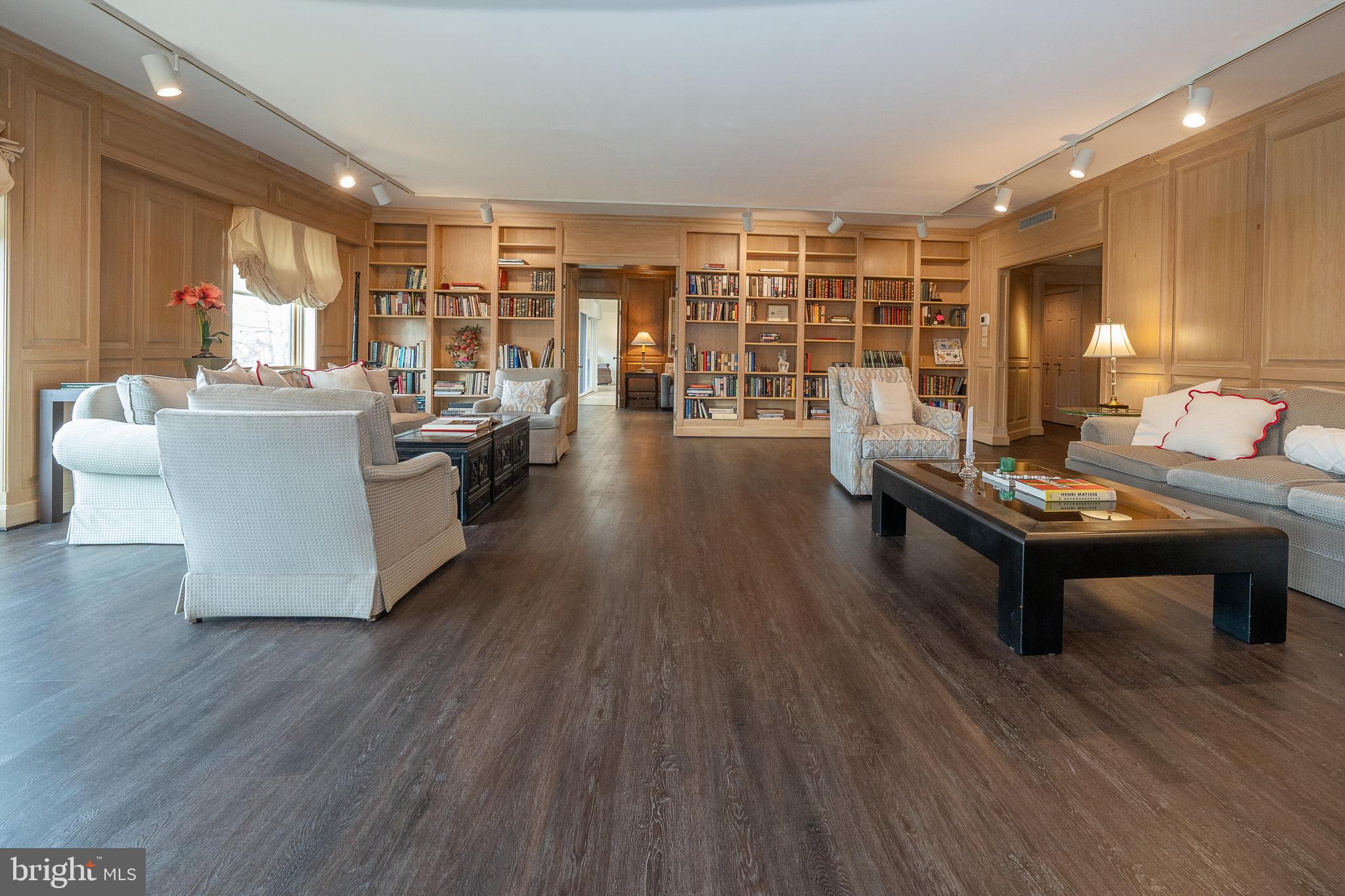 100 Grays Ln #302-304