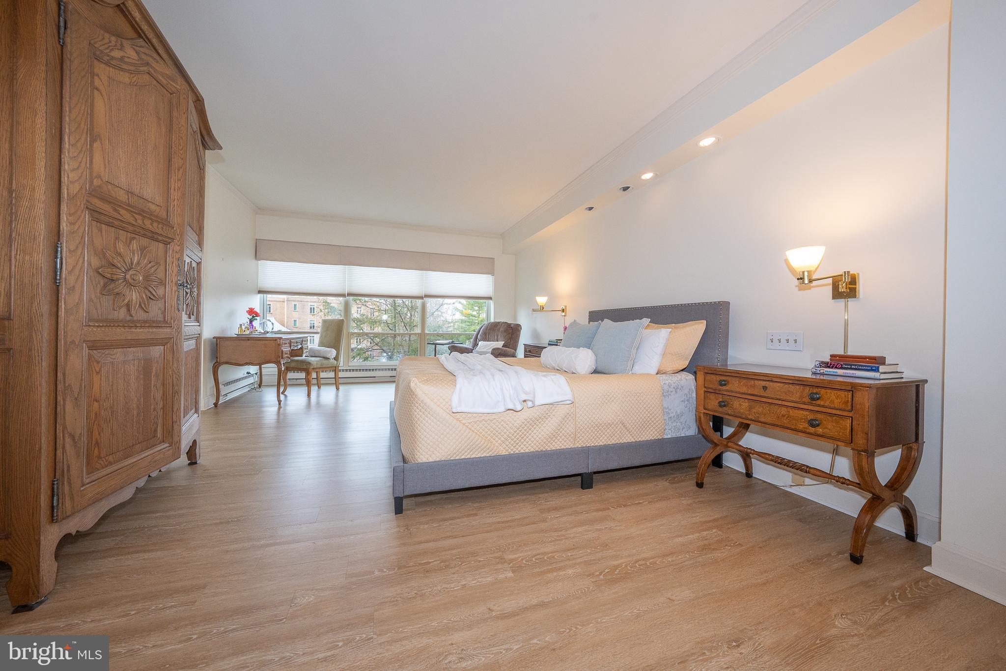 100 Grays Ln #302-304