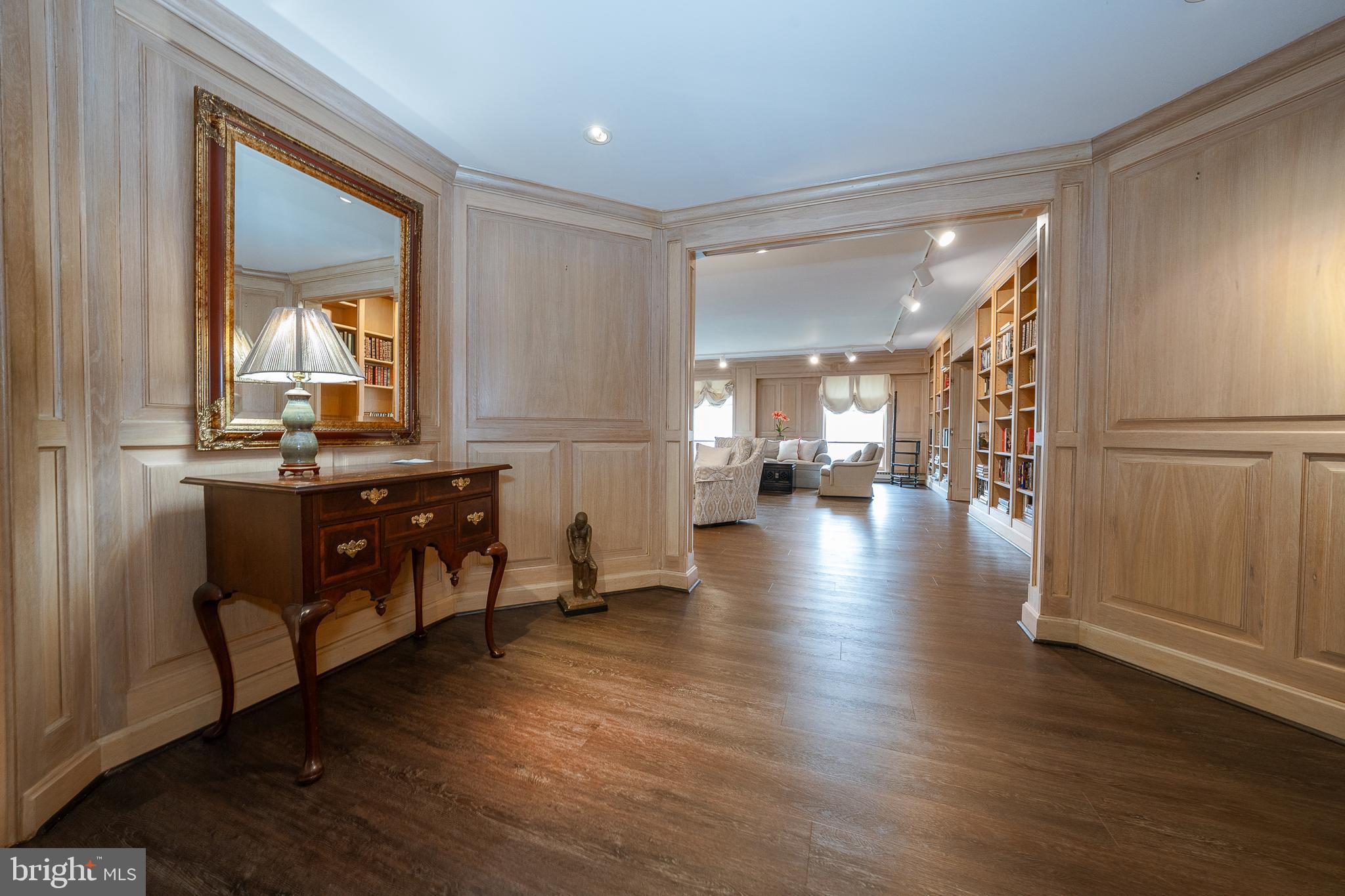 100 Grays Ln #302-304