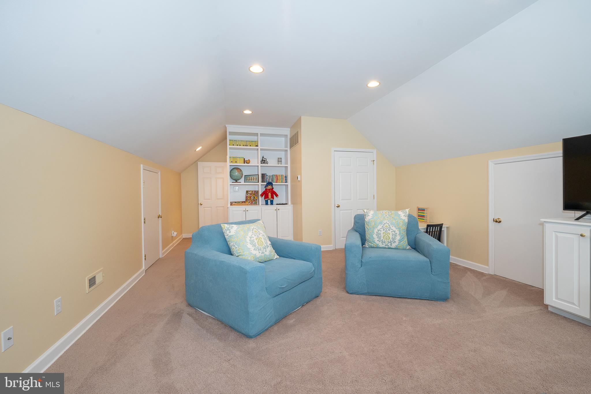 922 Merion Square Rd