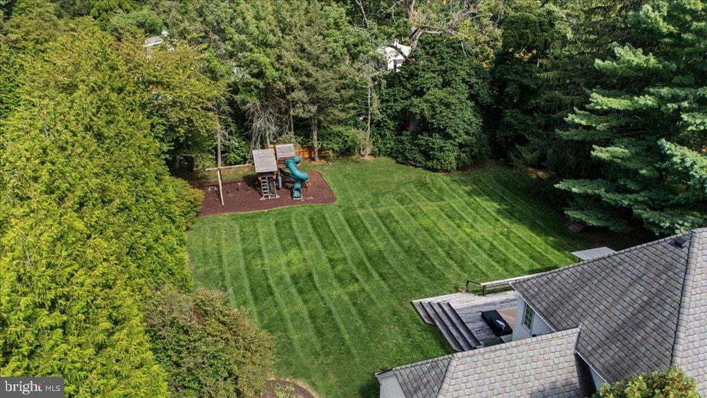 983 DERRING LANE