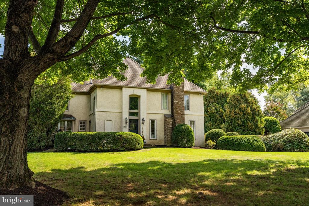 983 DERRING LANE