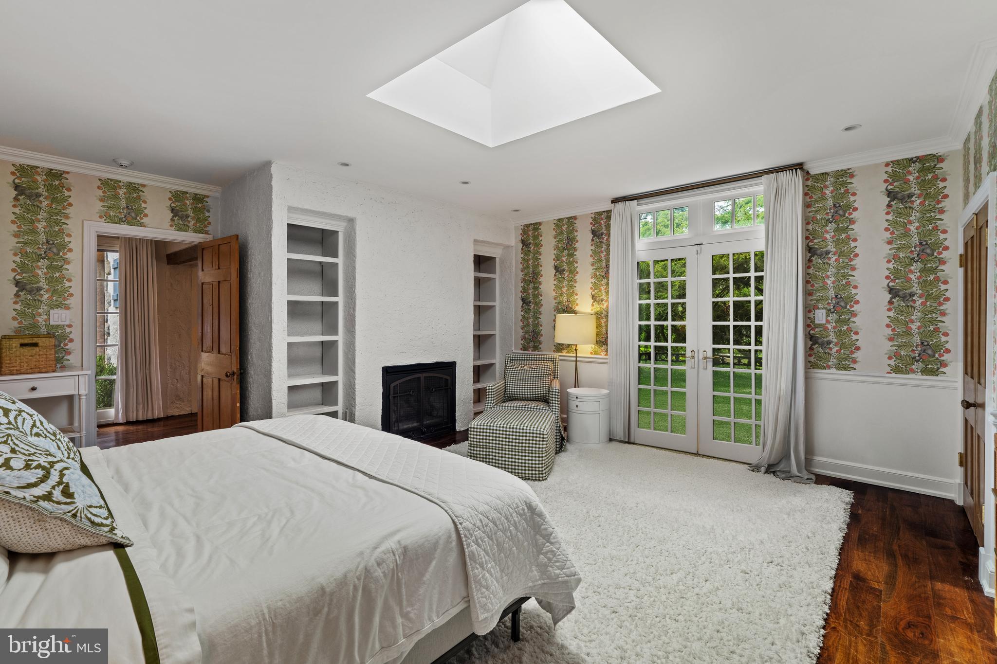 1850 W MONTGOMERY AVENUE