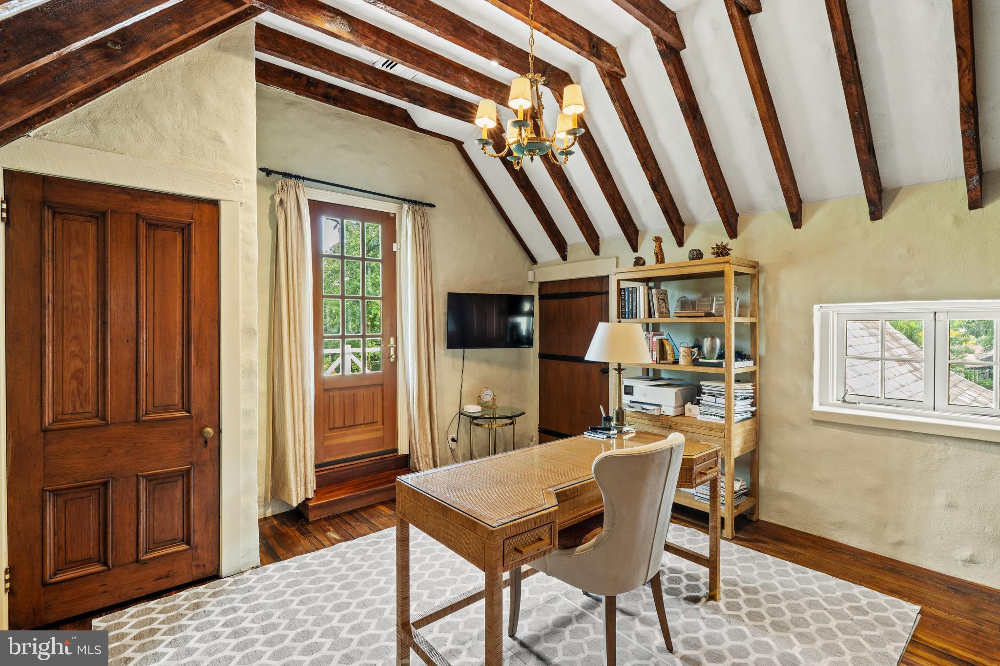 1850 W MONTGOMERY AVENUE