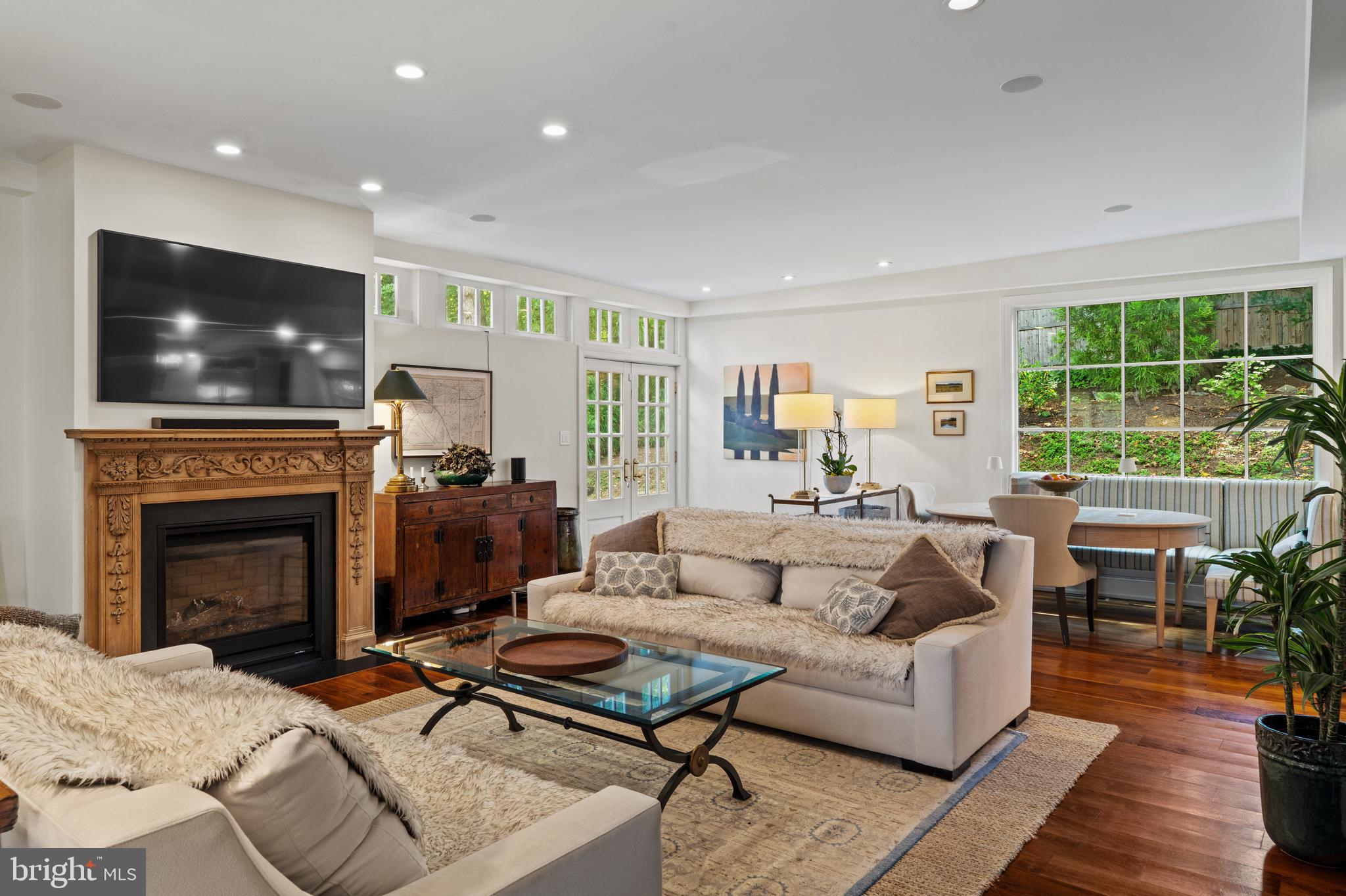 1850 W MONTGOMERY AVENUE