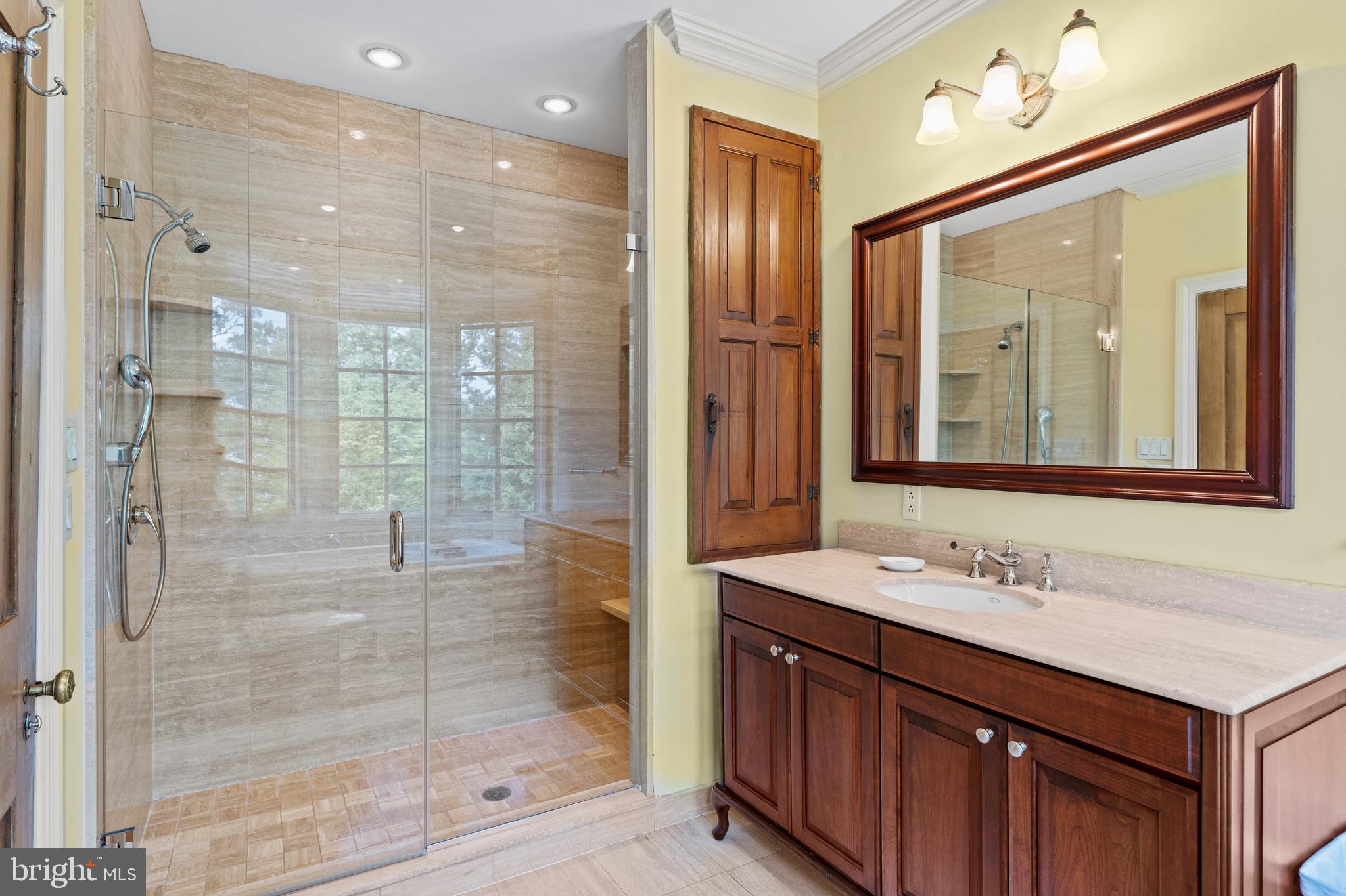 1850 W MONTGOMERY AVENUE