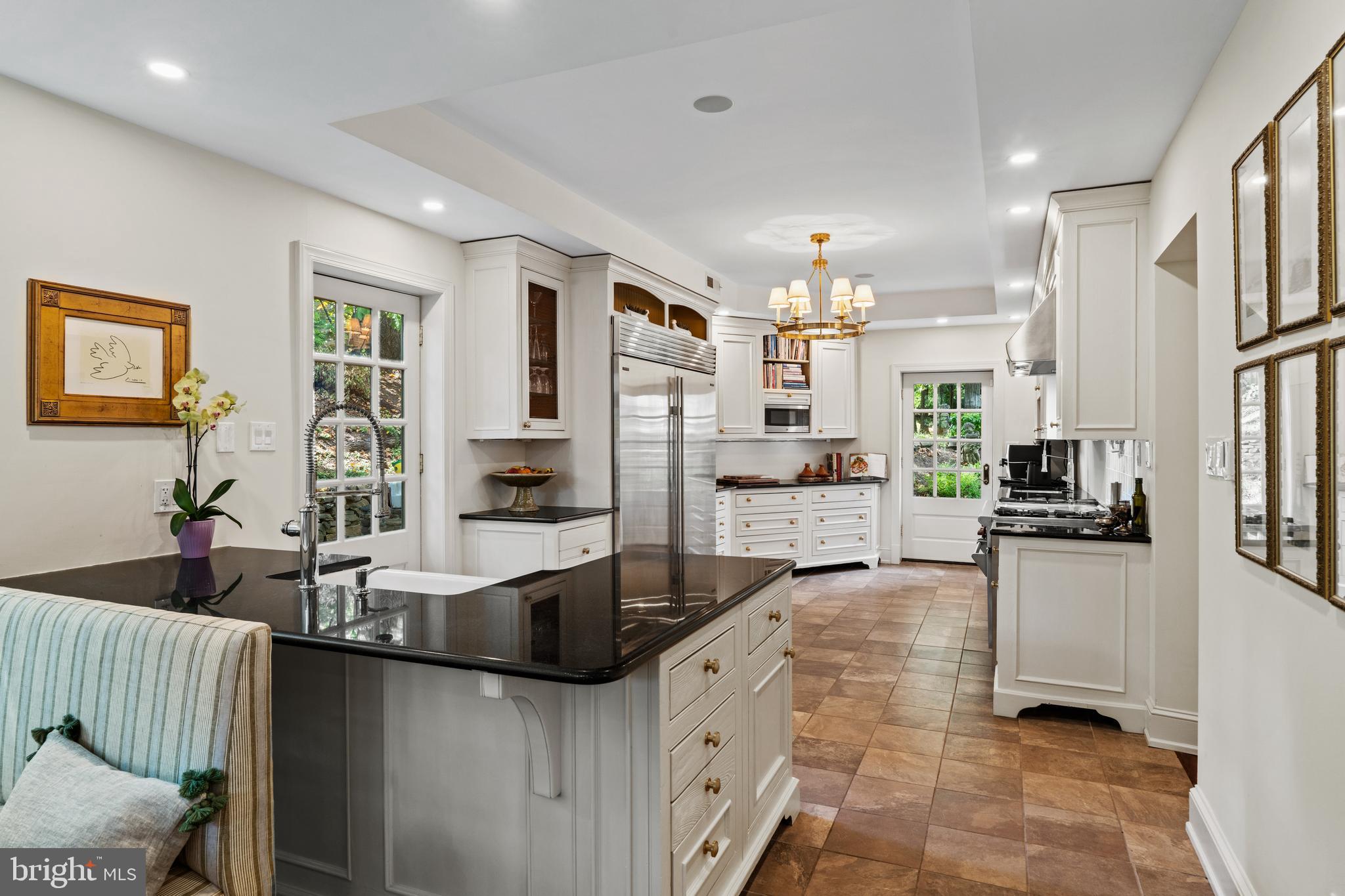 1850 W MONTGOMERY AVENUE