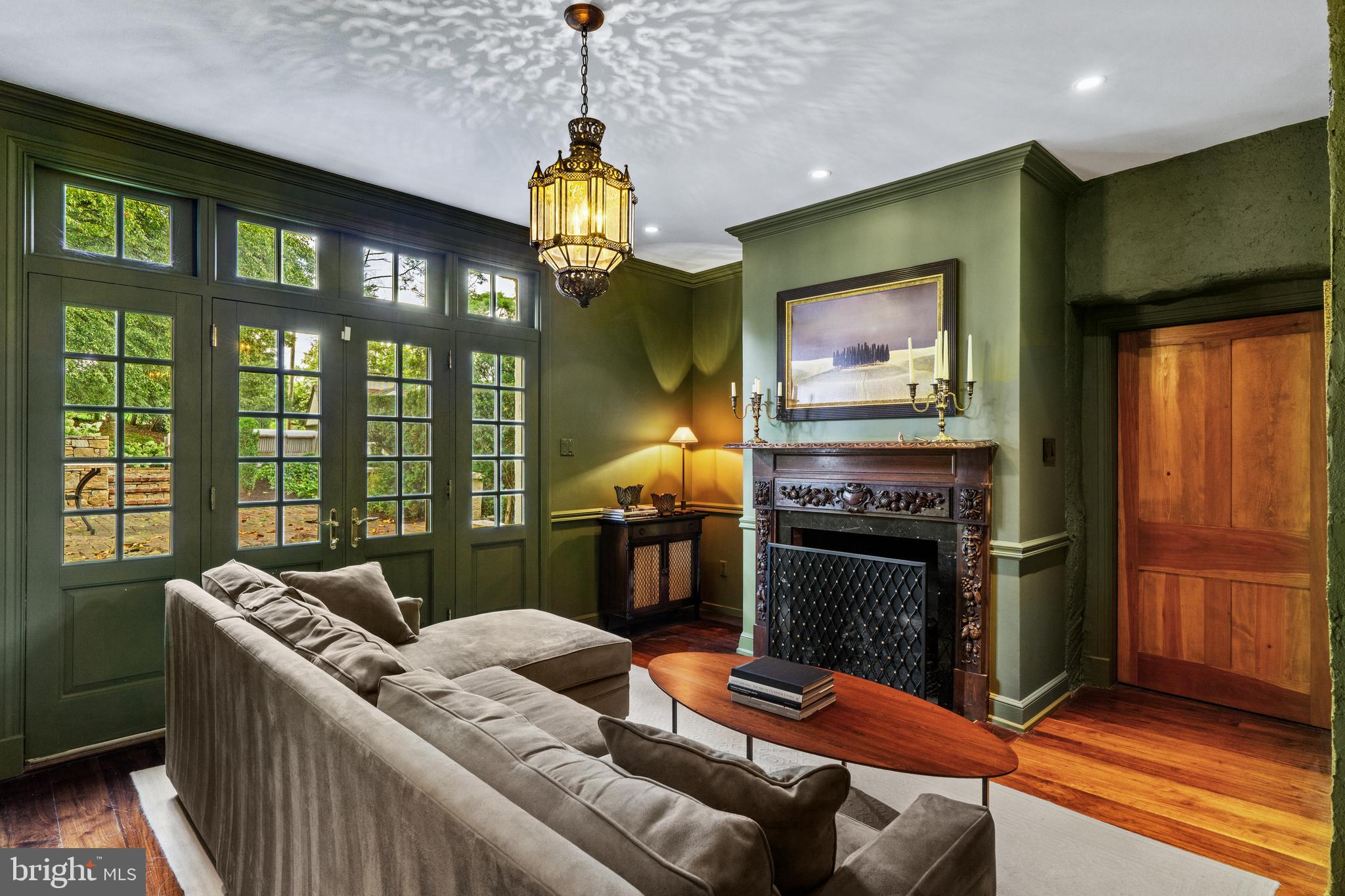 1850 W MONTGOMERY AVENUE