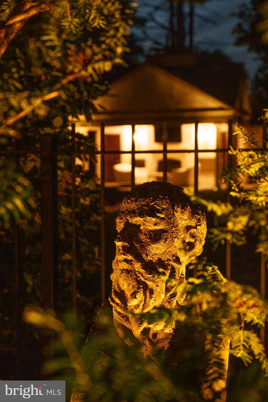 1850 W MONTGOMERY AVENUE