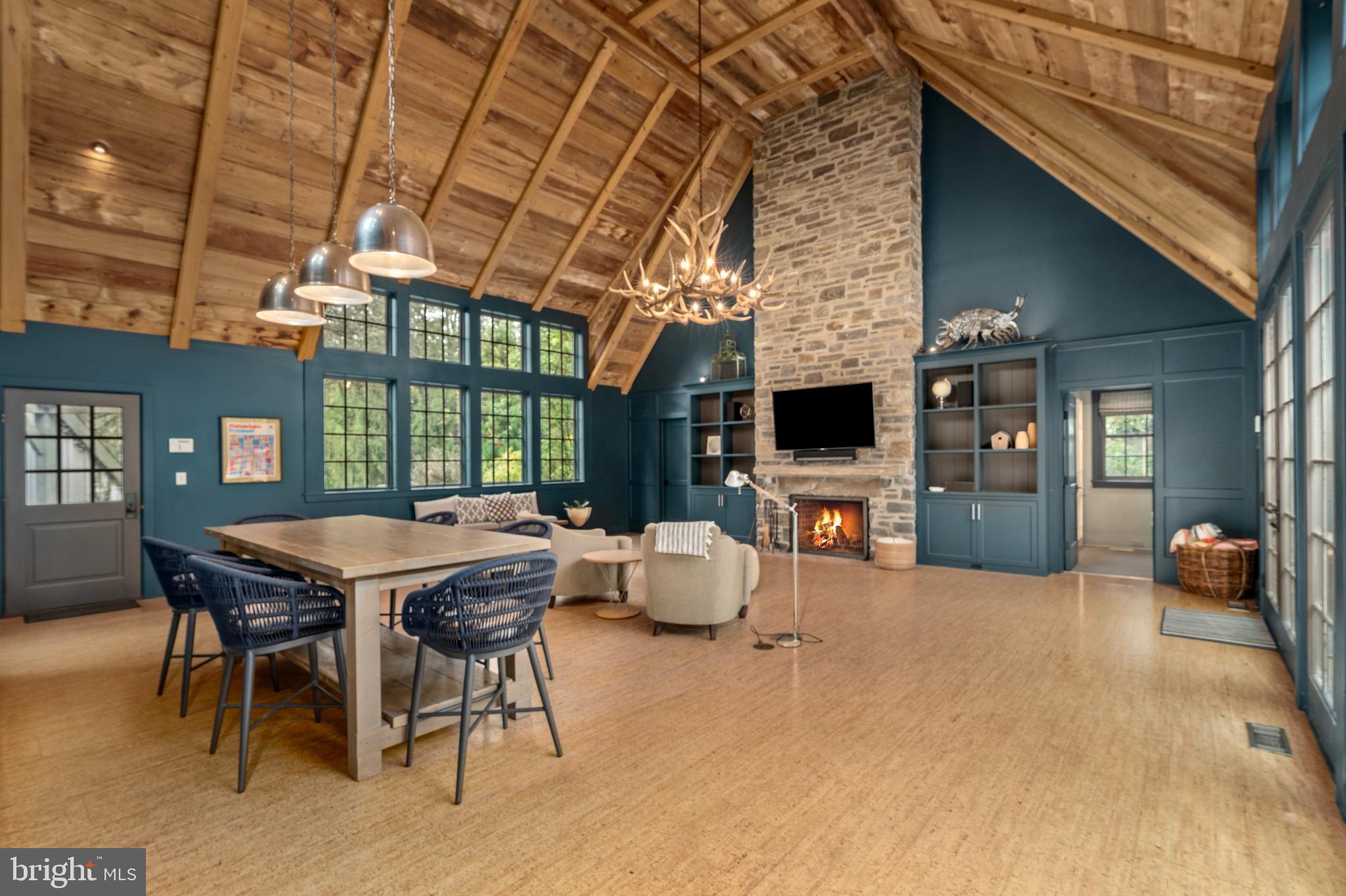 648 & 652 CREIGHTON ROAD