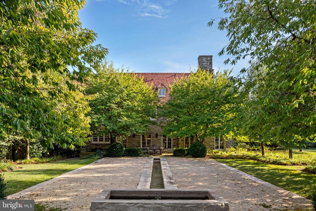 648 & 652 CREIGHTON ROAD