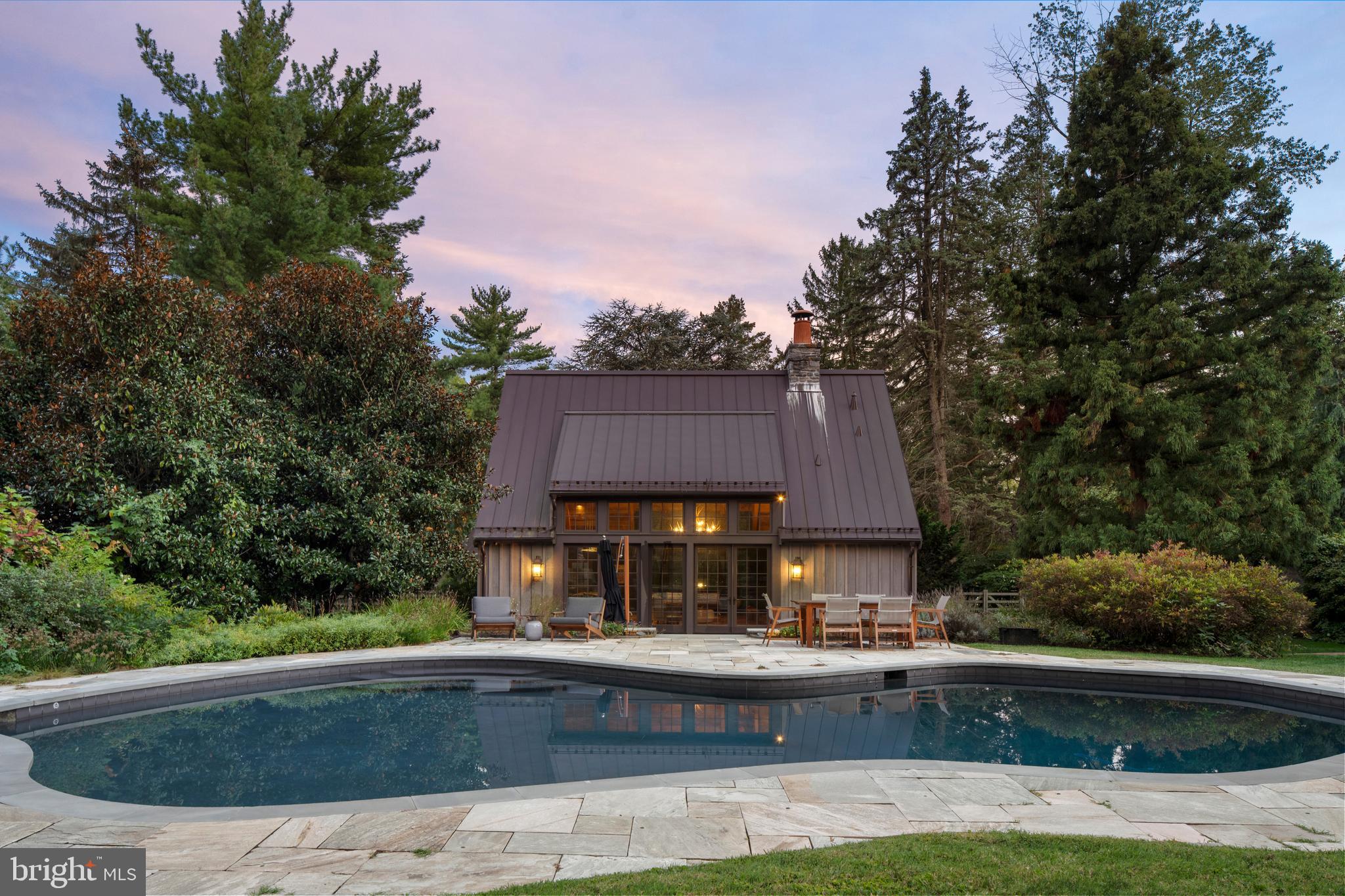 648 & 652 CREIGHTON ROAD