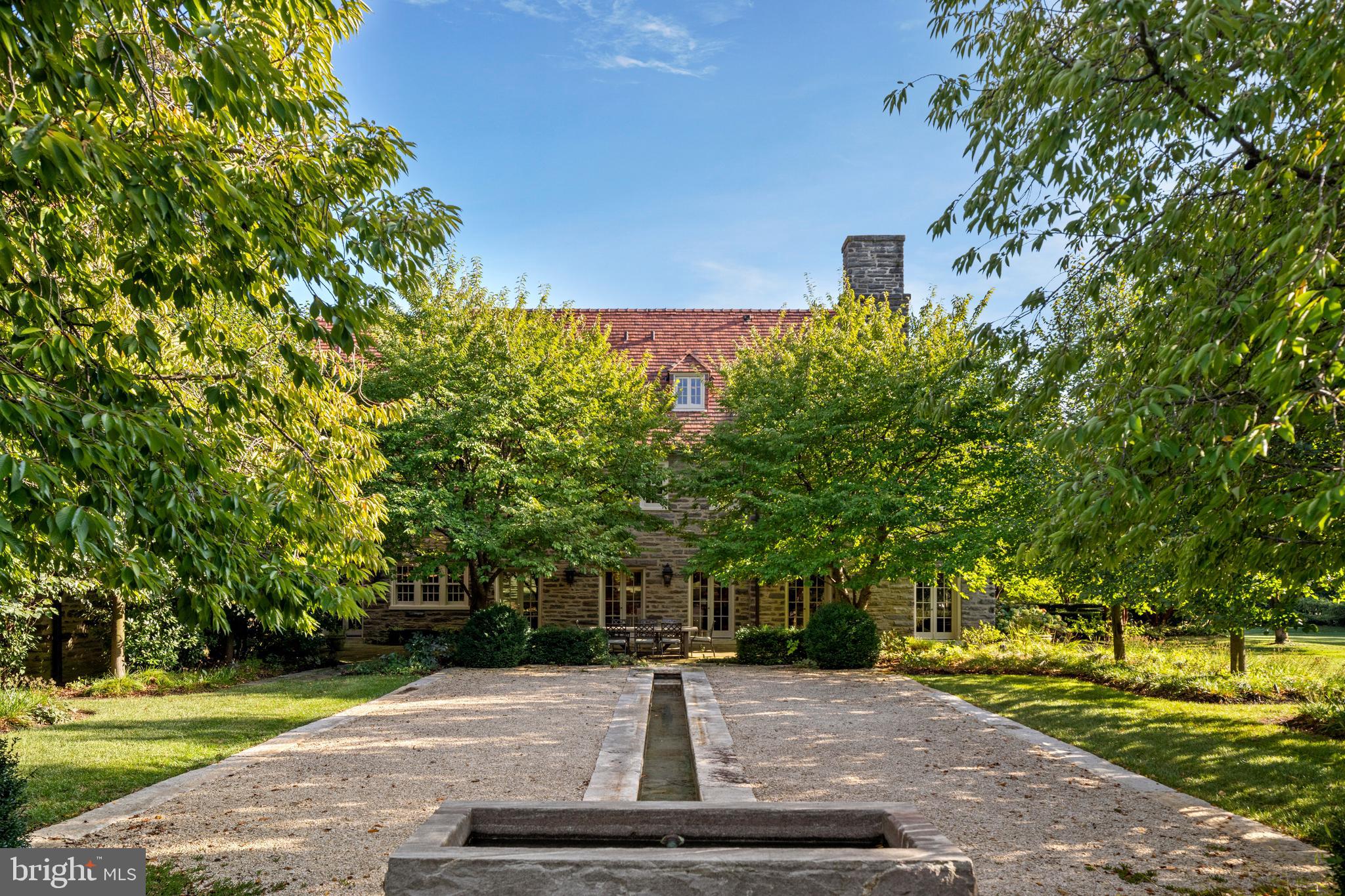 648 & 652 CREIGHTON ROAD