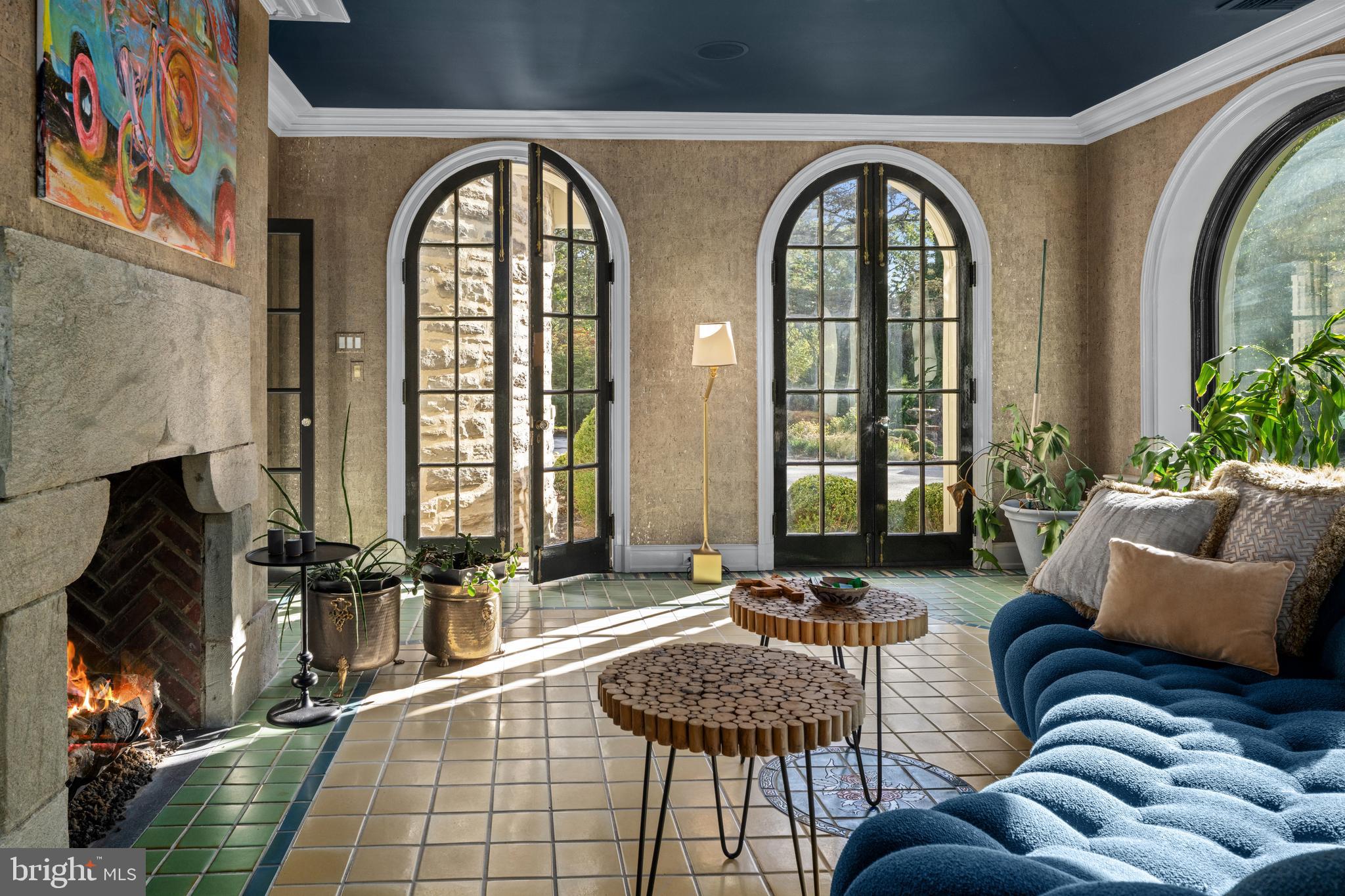 648 & 652 CREIGHTON ROAD