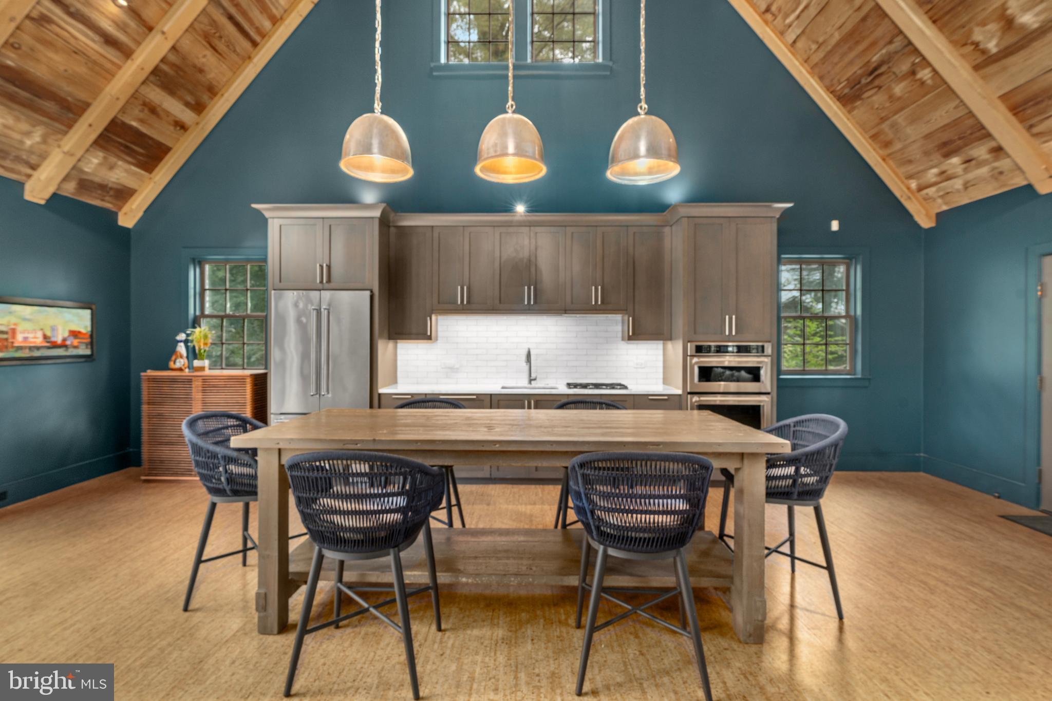 648 & 652 CREIGHTON ROAD