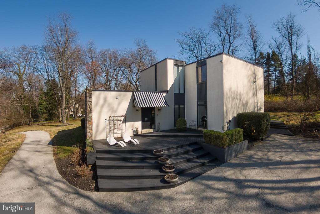 1335 VALLEY ROAD