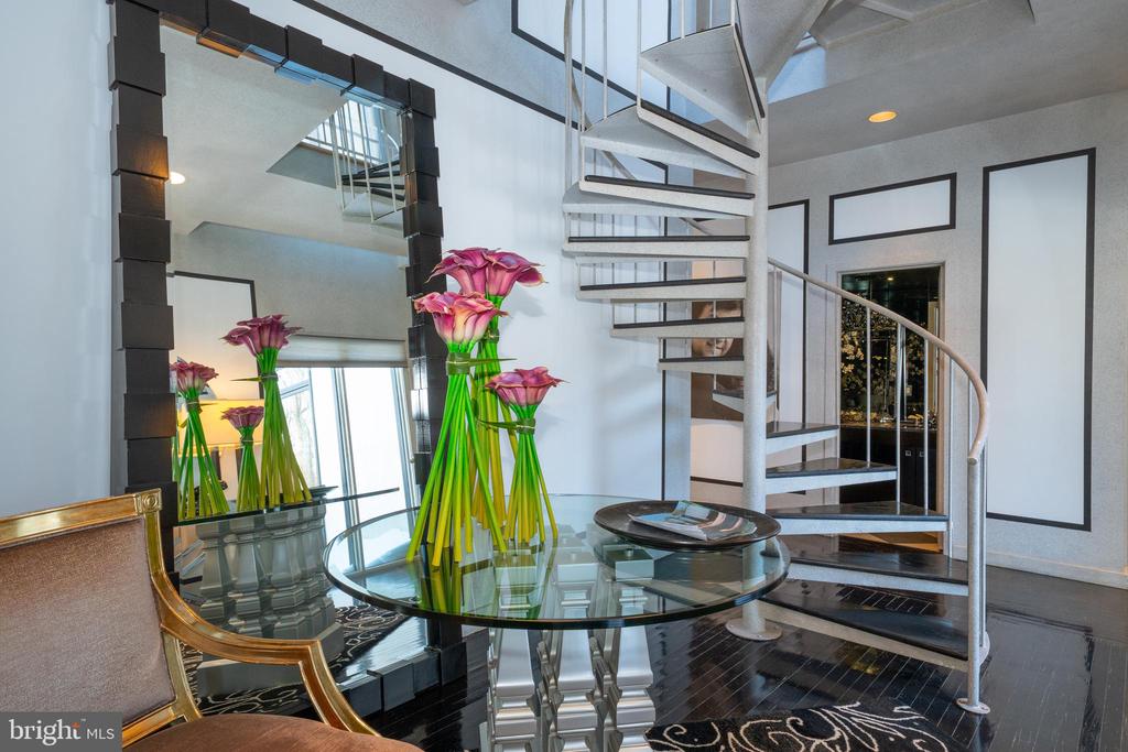 1335 VALLEY ROAD