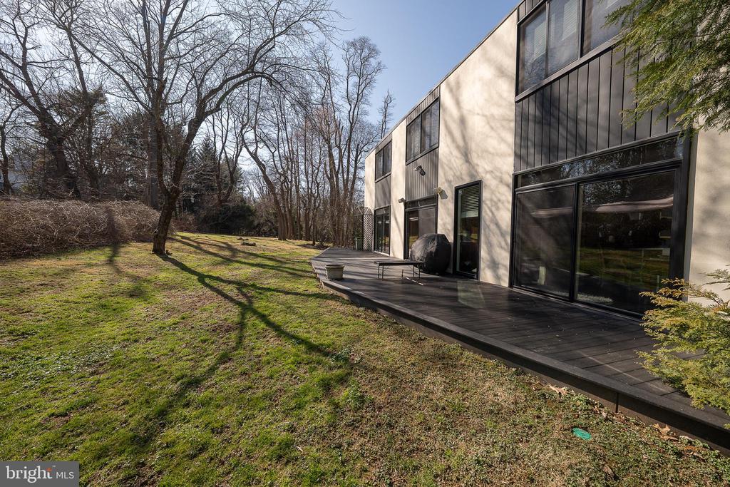 1335 VALLEY ROAD
