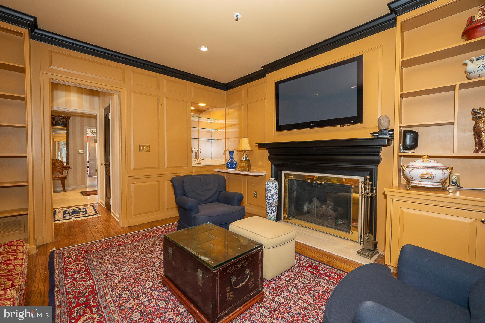 1044 LINDY LANE 10-44
