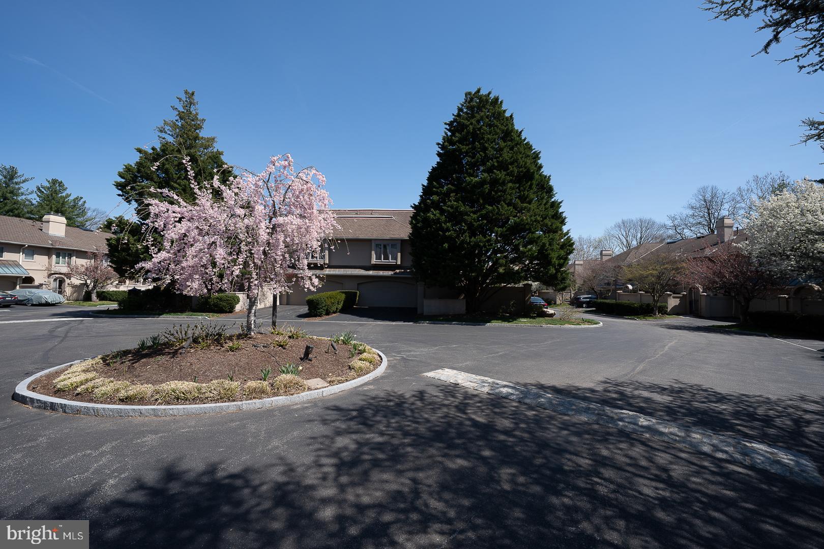 1044 LINDY LANE 10-44