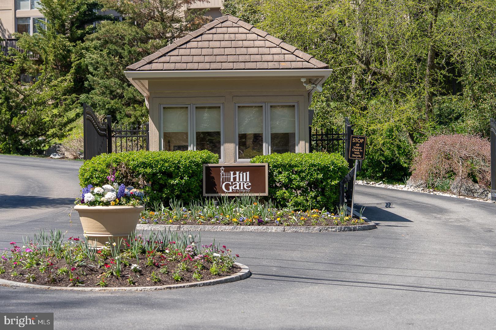 1044 LINDY LANE 10-44