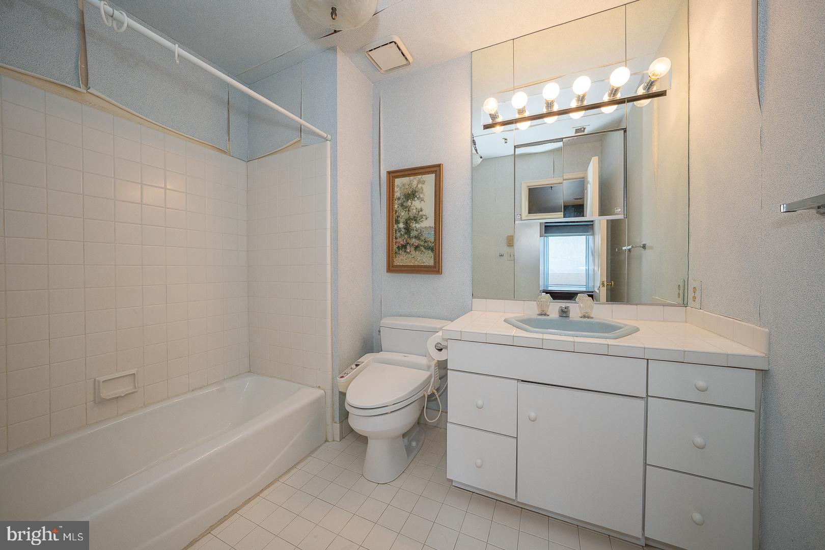 1044 LINDY LANE 10-44