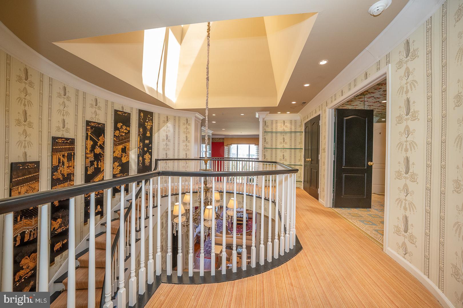 1044 LINDY LANE 10-44